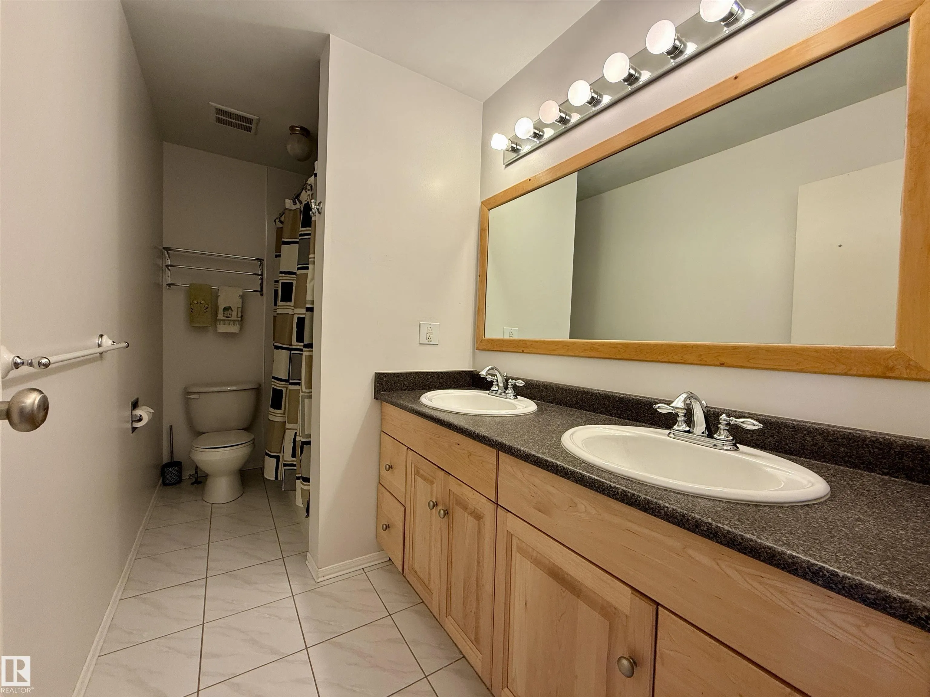 221 CALLINGWOOD Place