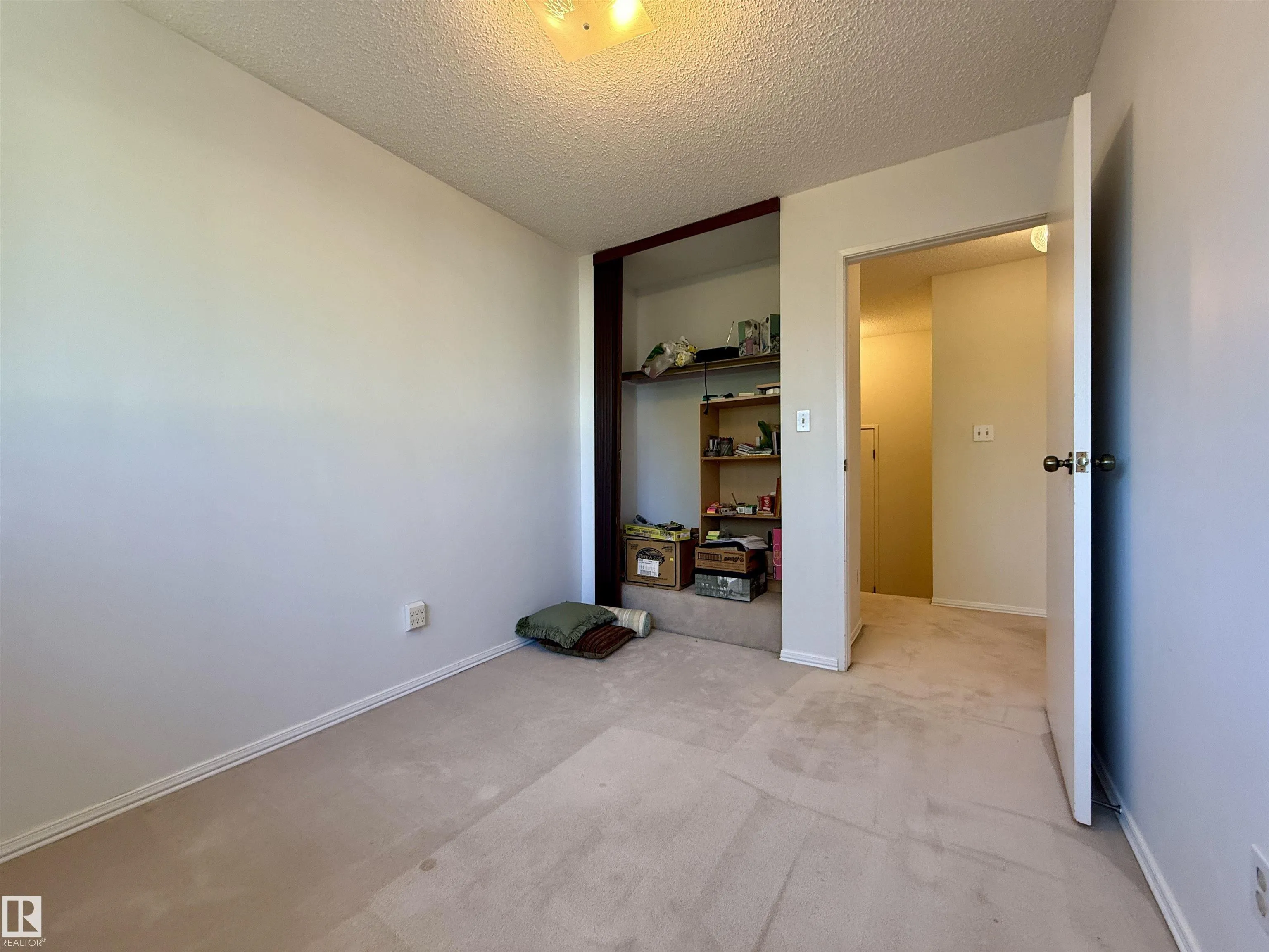 221 CALLINGWOOD Place