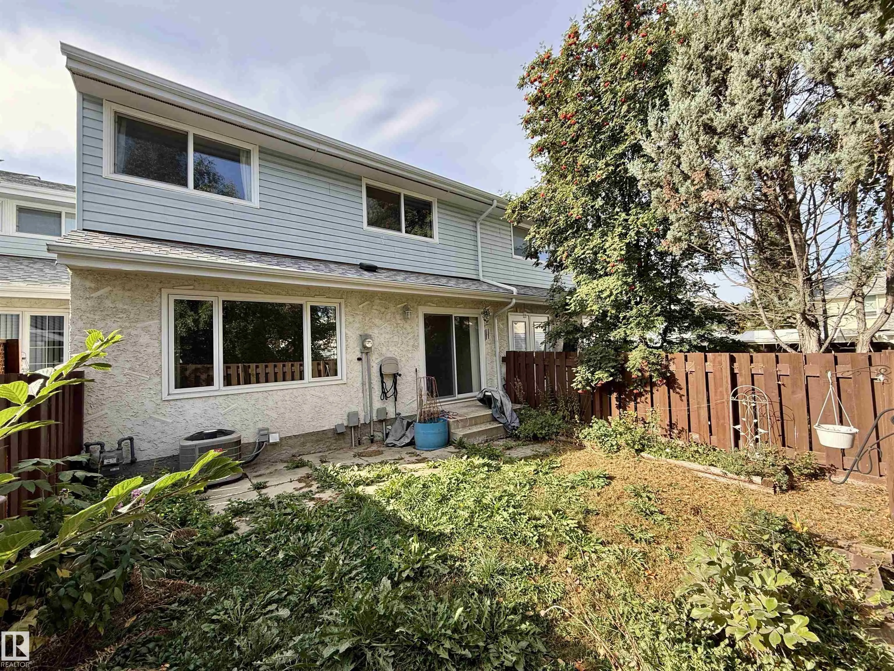 221 CALLINGWOOD Place
