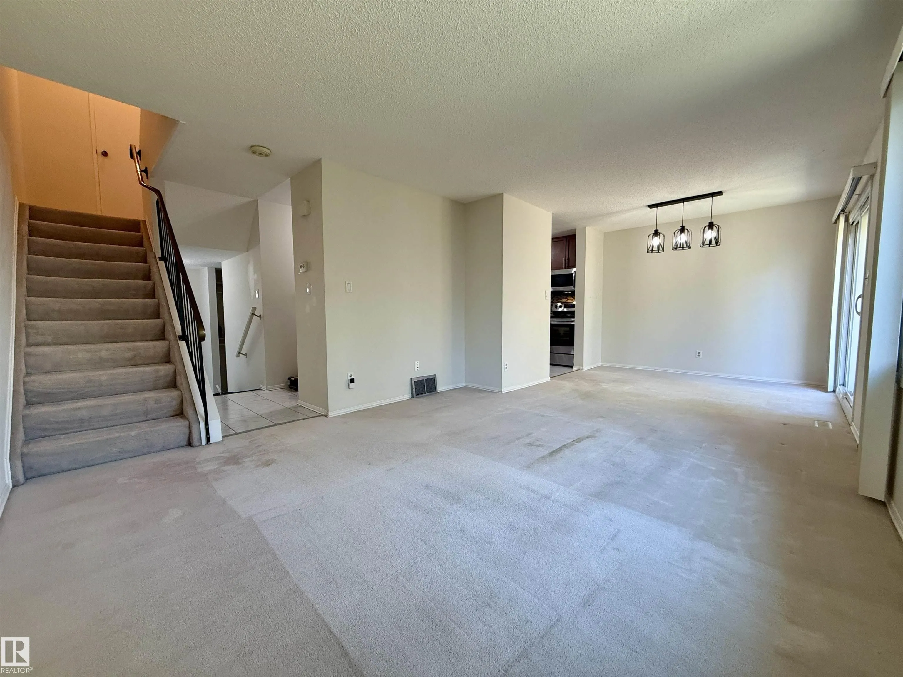 221 CALLINGWOOD Place