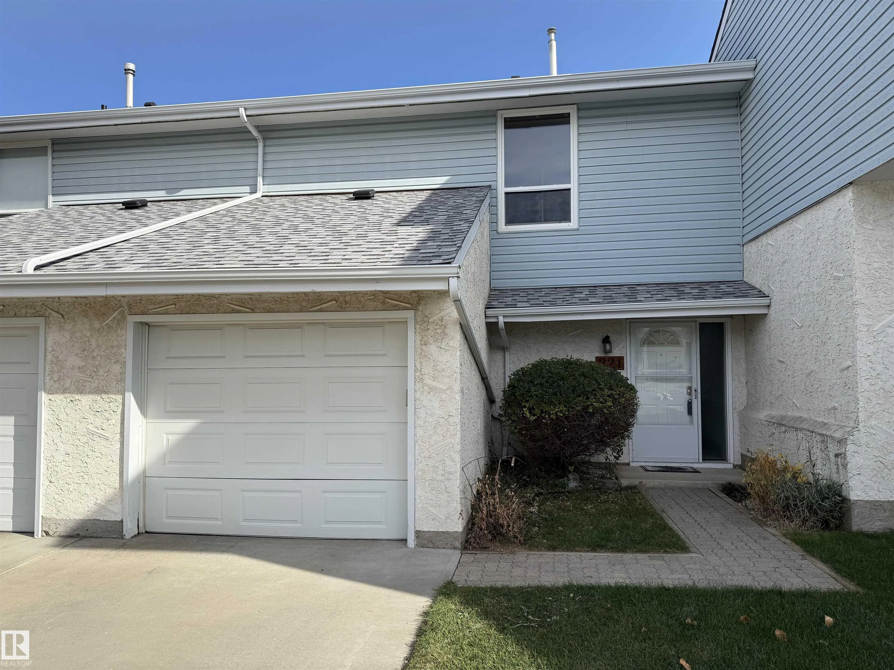 221 CALLINGWOOD Place