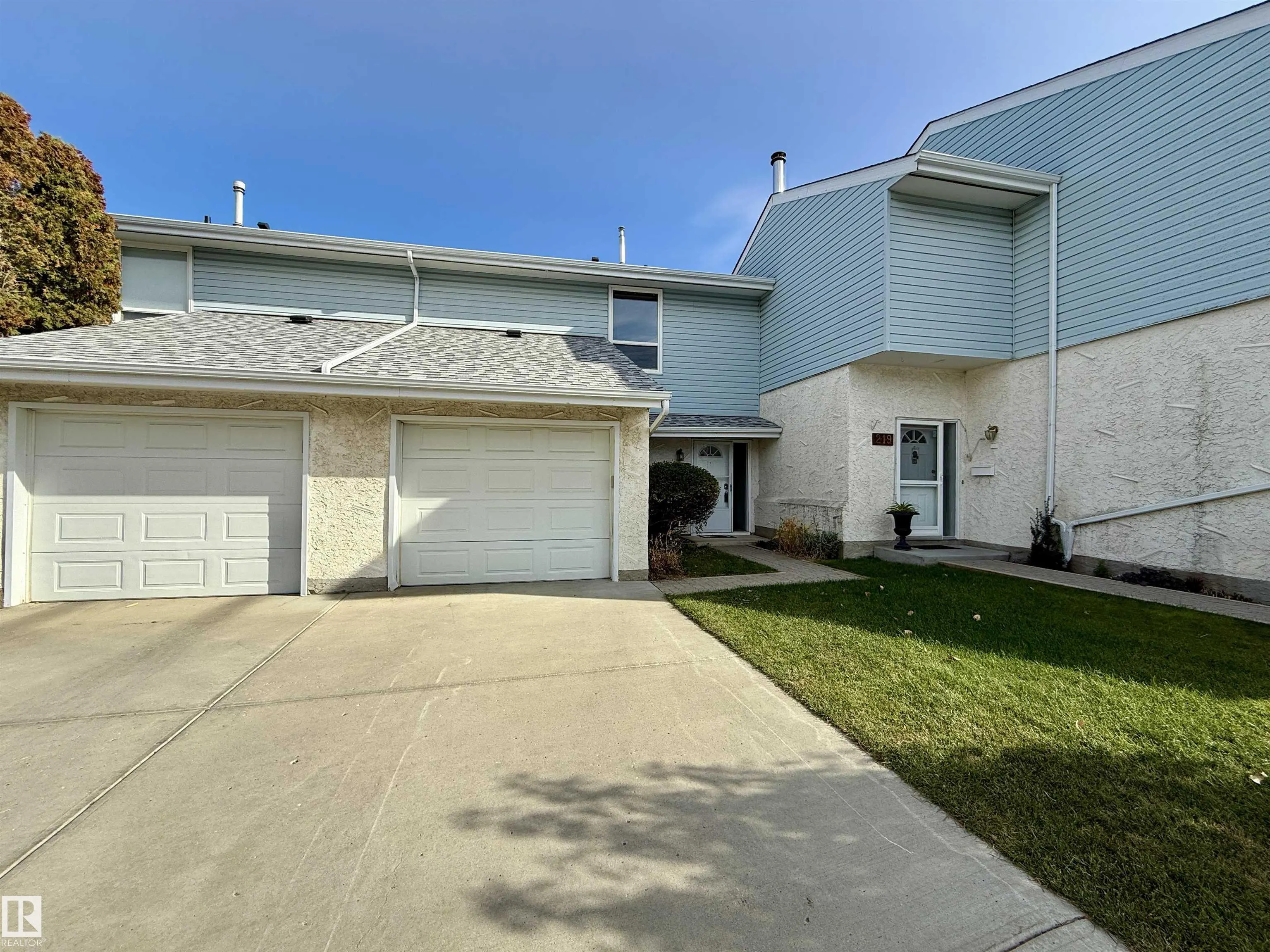 221 CALLINGWOOD Place