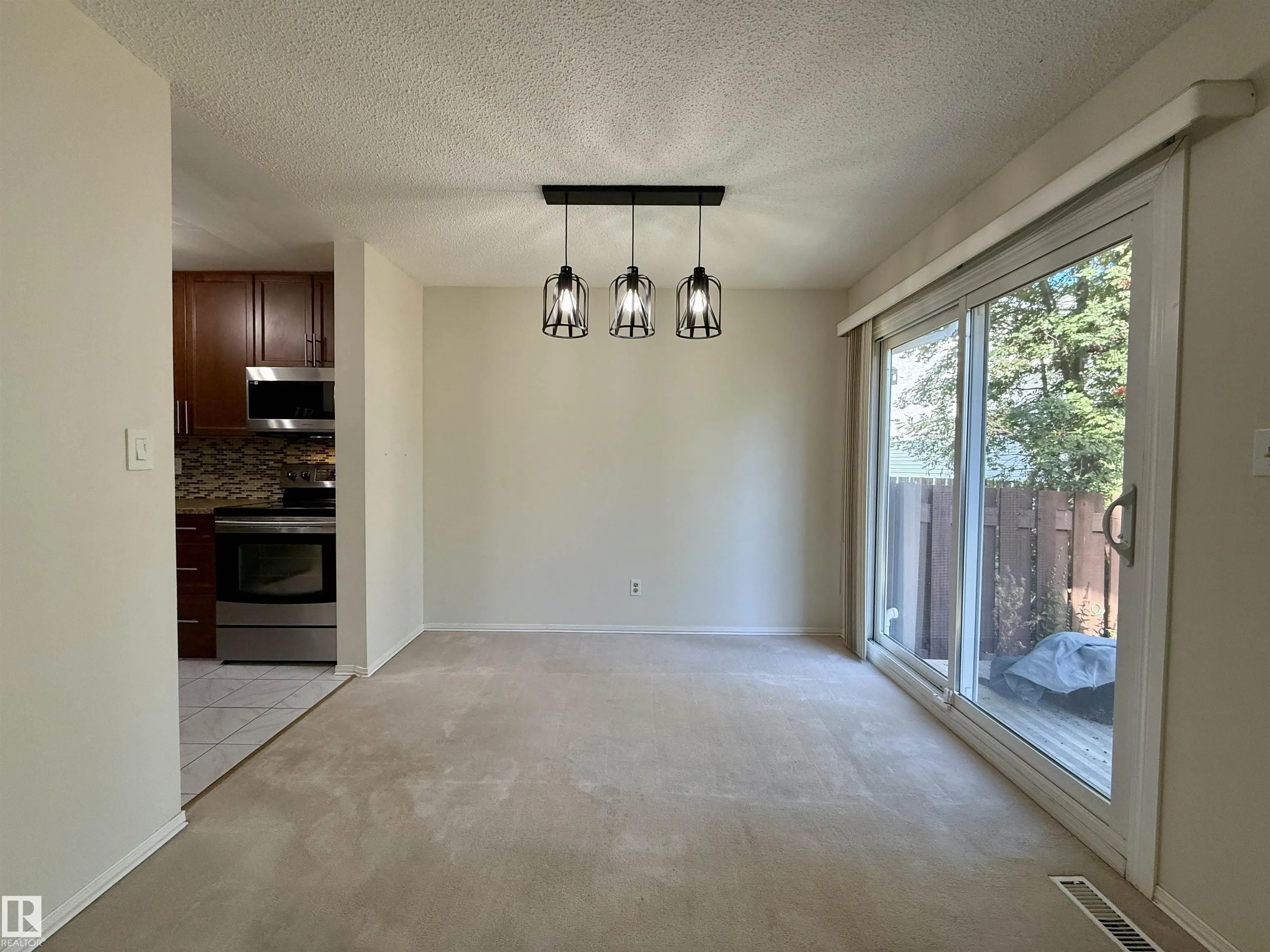 221 CALLINGWOOD Place
