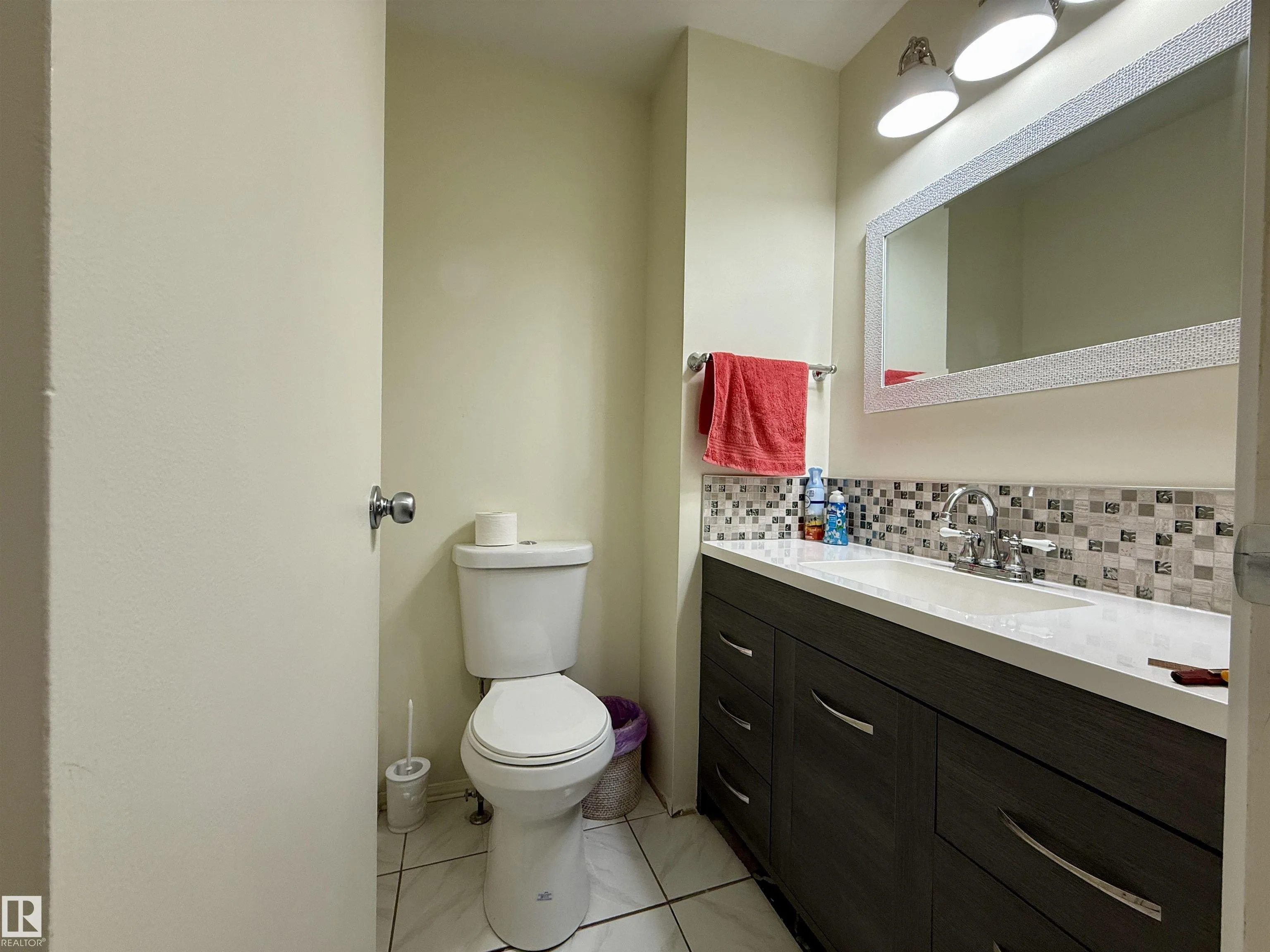 221 CALLINGWOOD Place