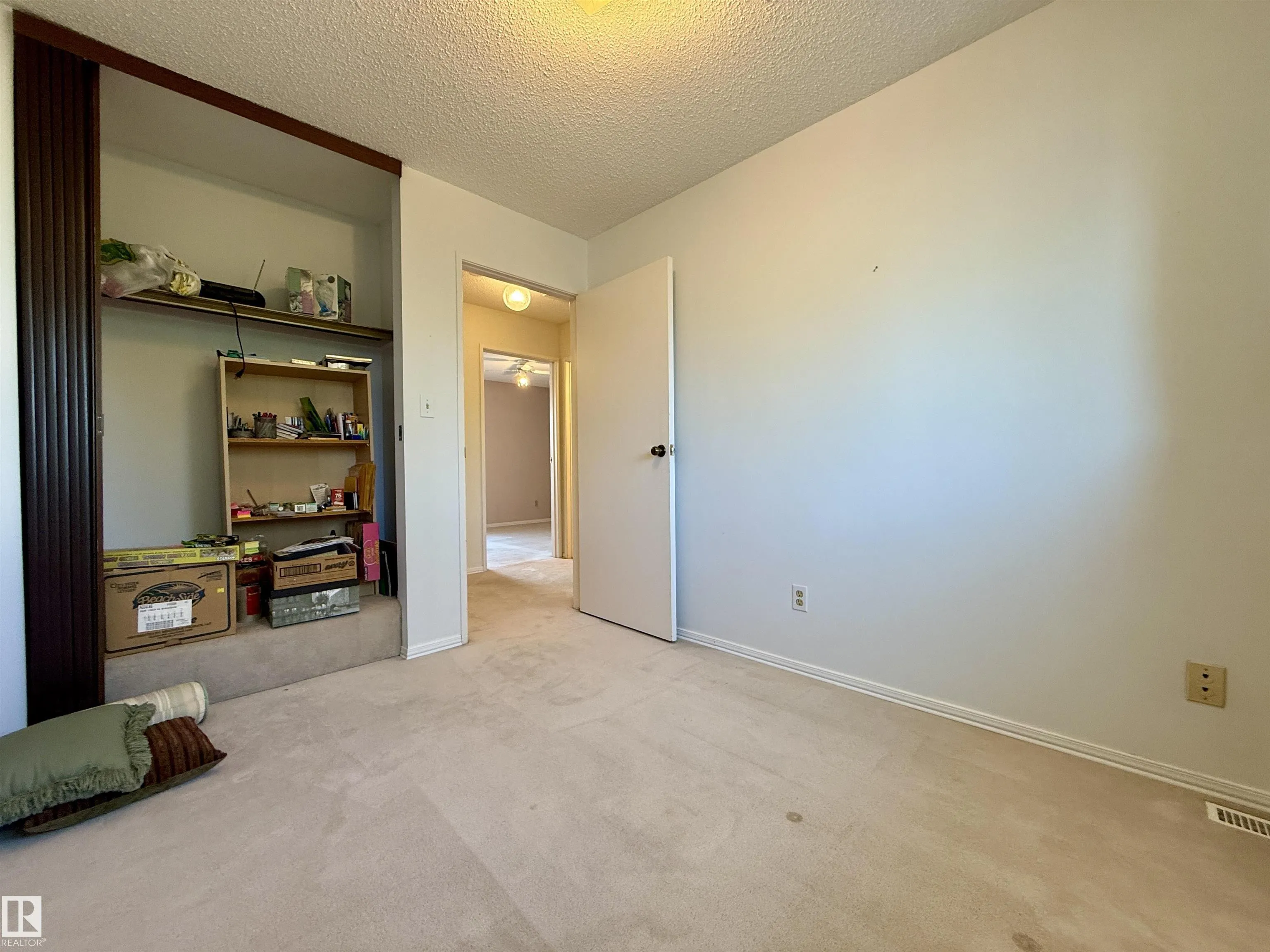 221 CALLINGWOOD Place