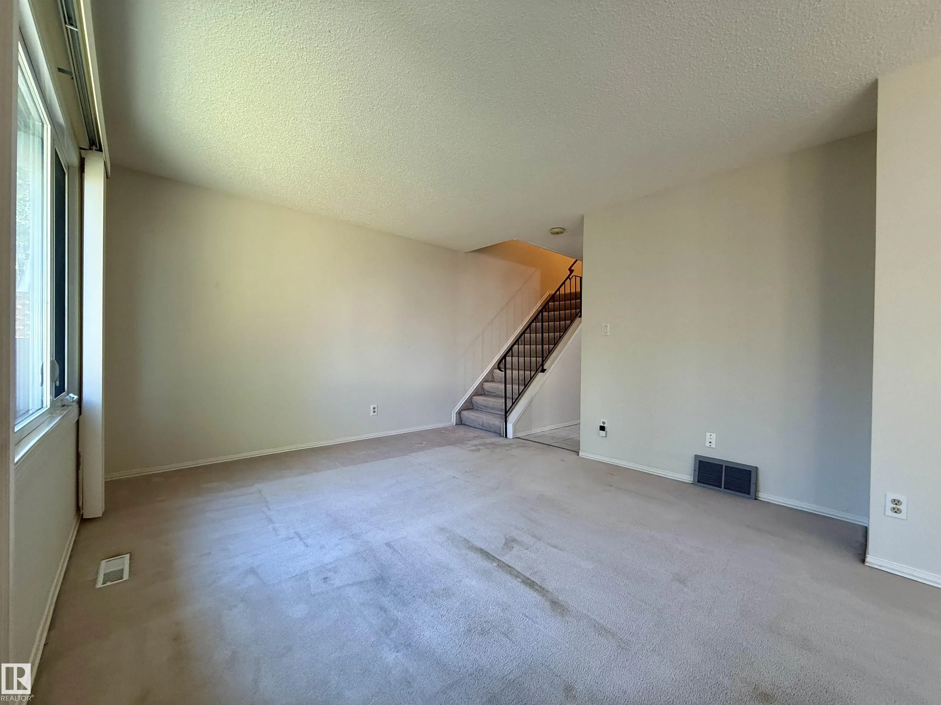 221 CALLINGWOOD Place