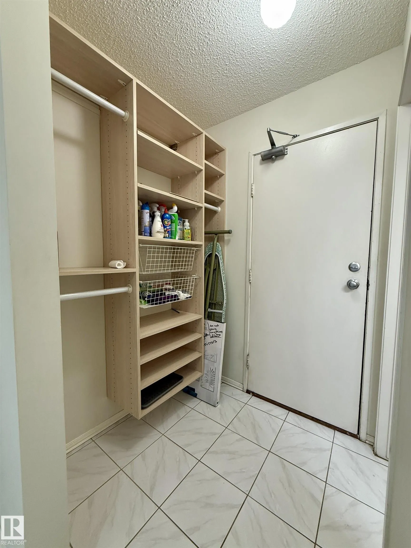 221 CALLINGWOOD Place
