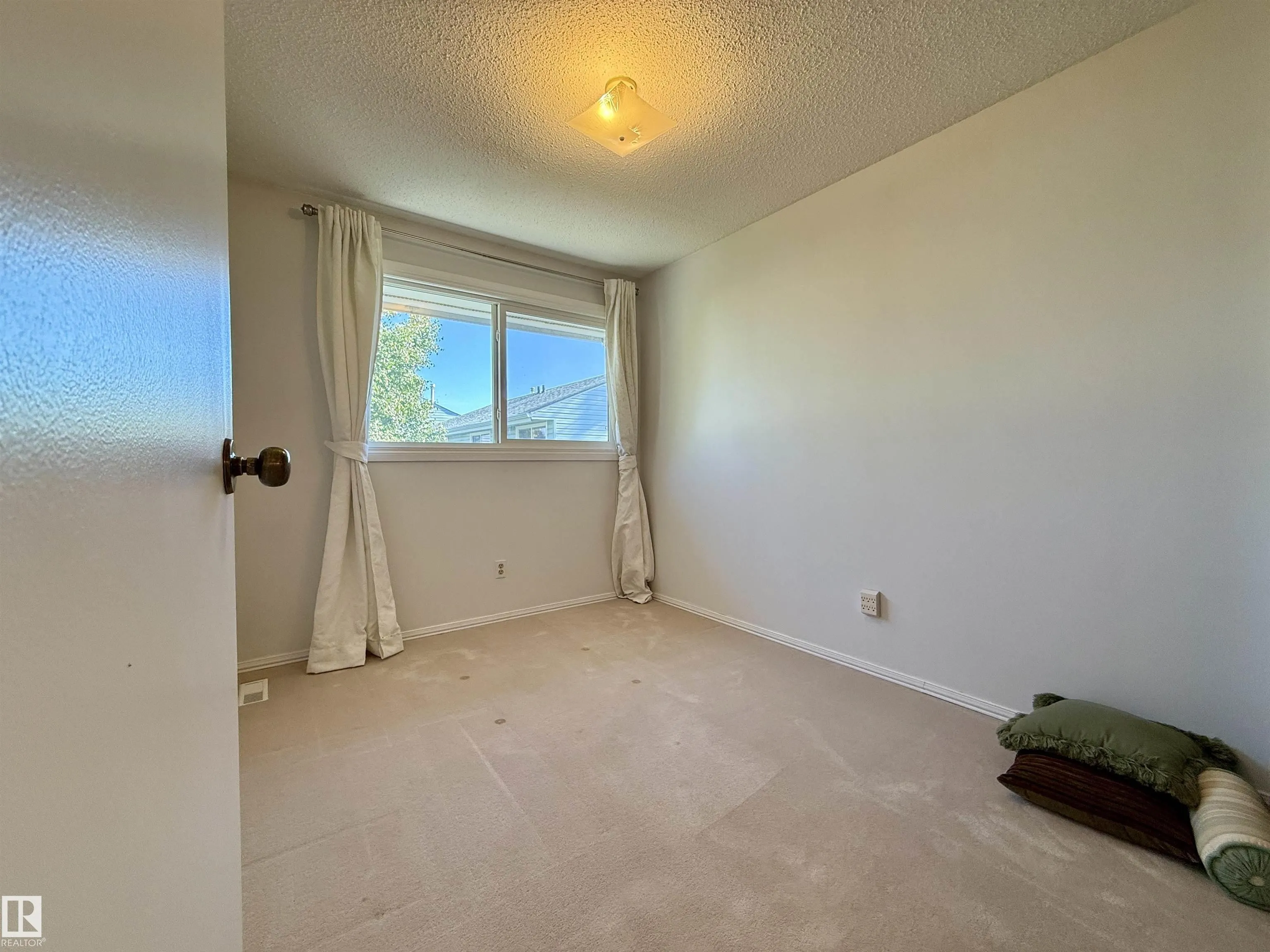 221 CALLINGWOOD Place