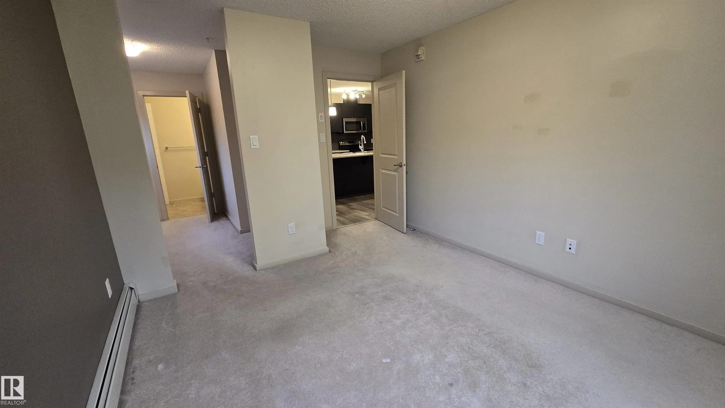 508 ALBANY Way