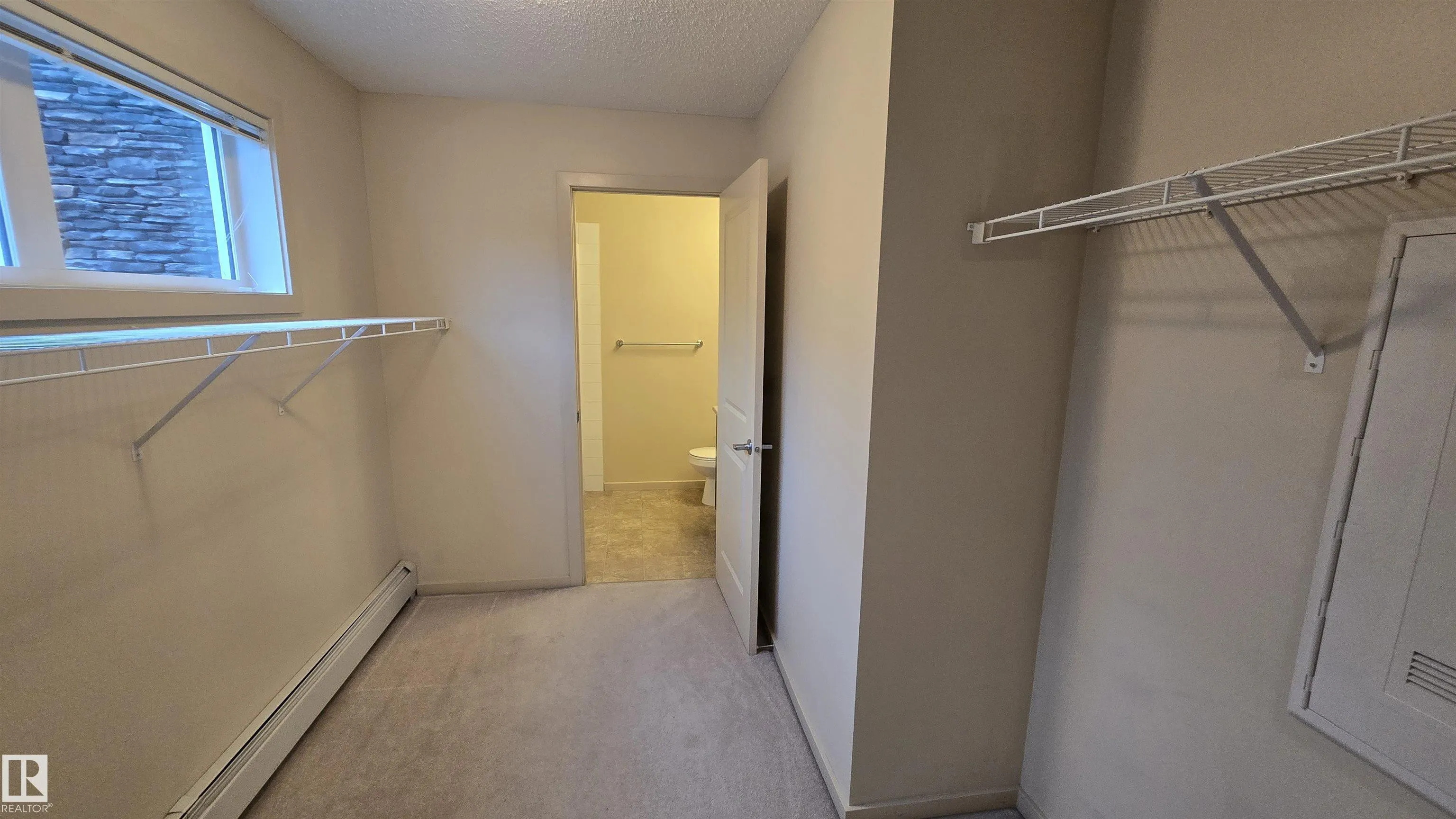 508 ALBANY Way