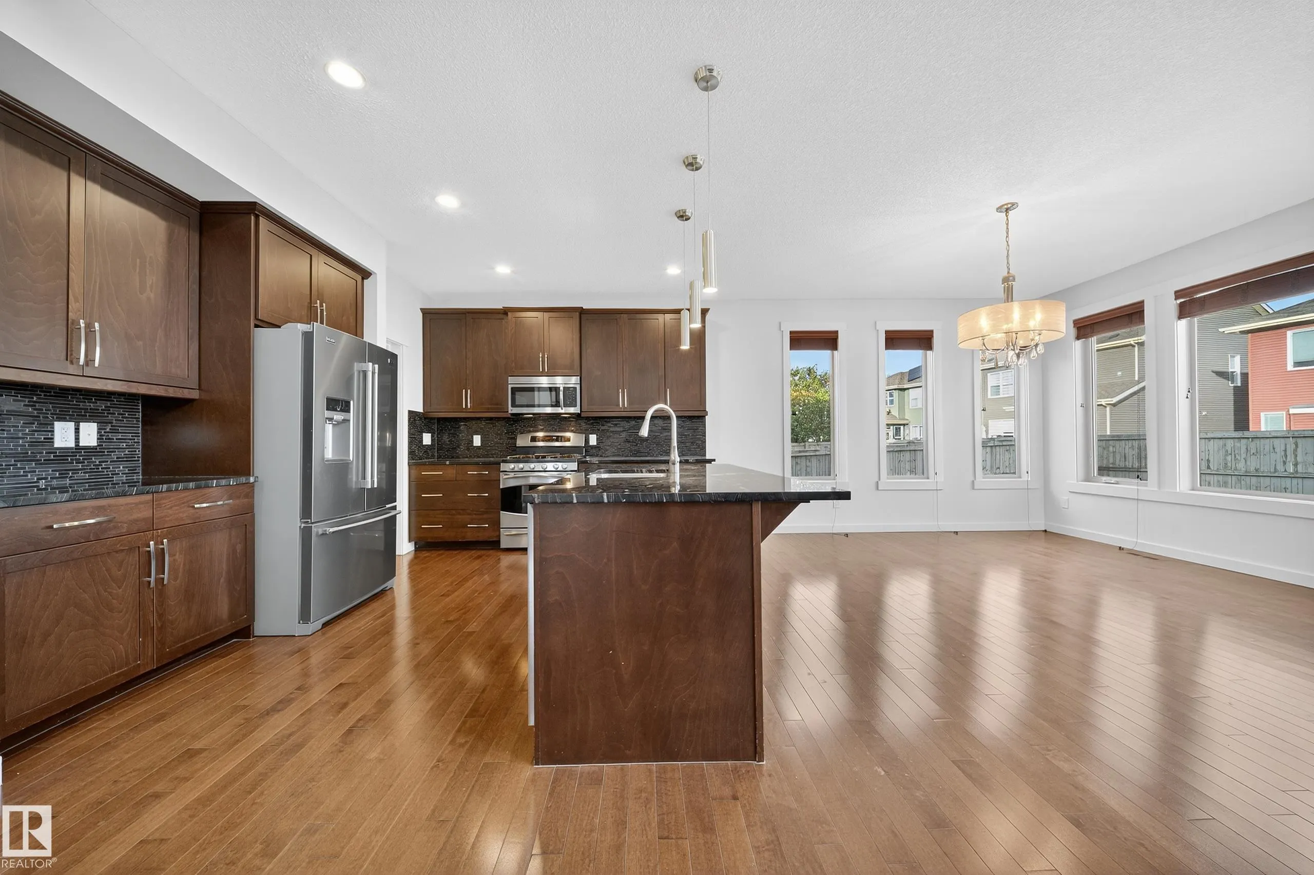 4450 CRABAPPLE LANDING Landing
