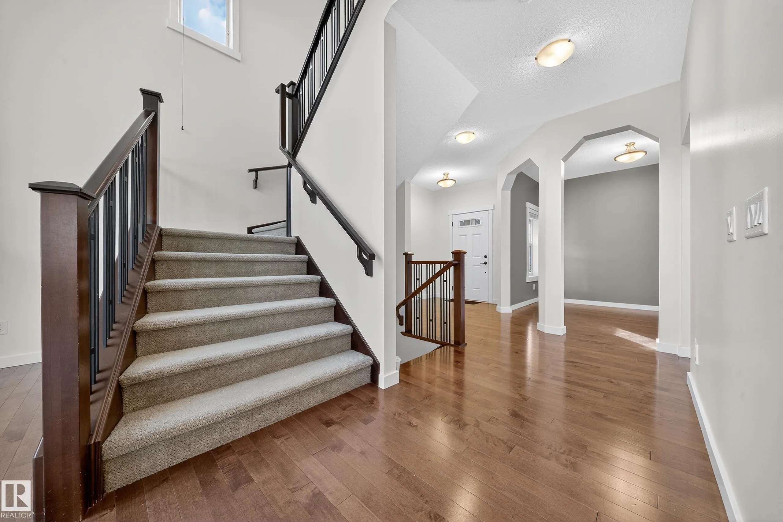 4450 CRABAPPLE LANDING Landing