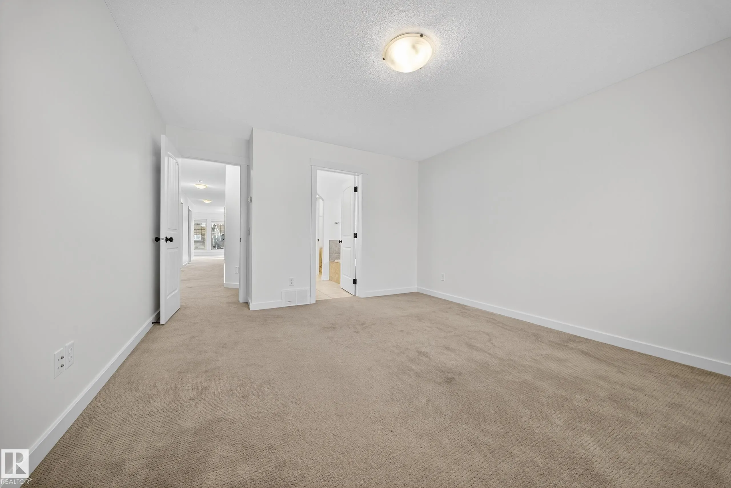 4450 CRABAPPLE LANDING Landing