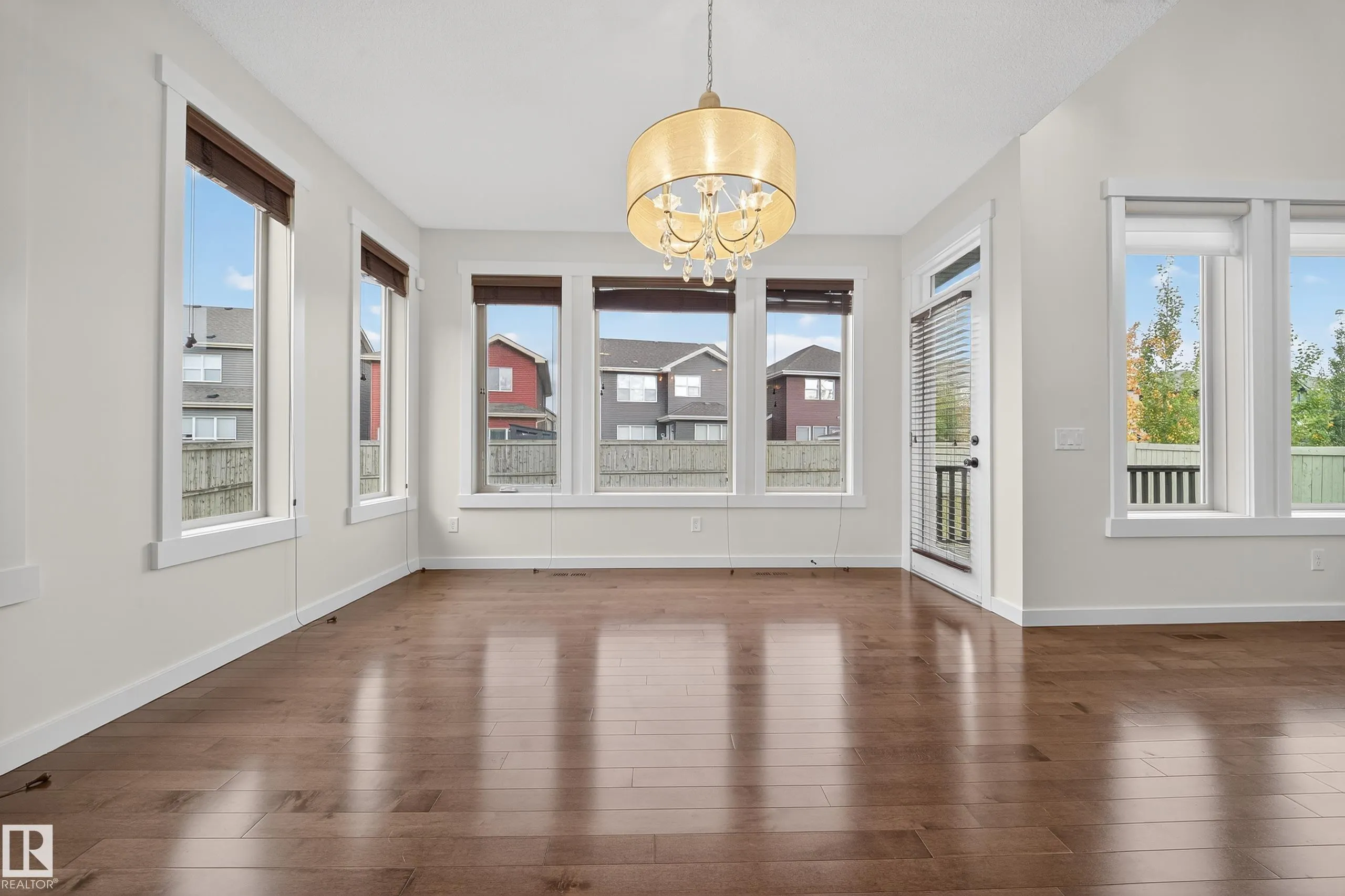 4450 CRABAPPLE LANDING Landing