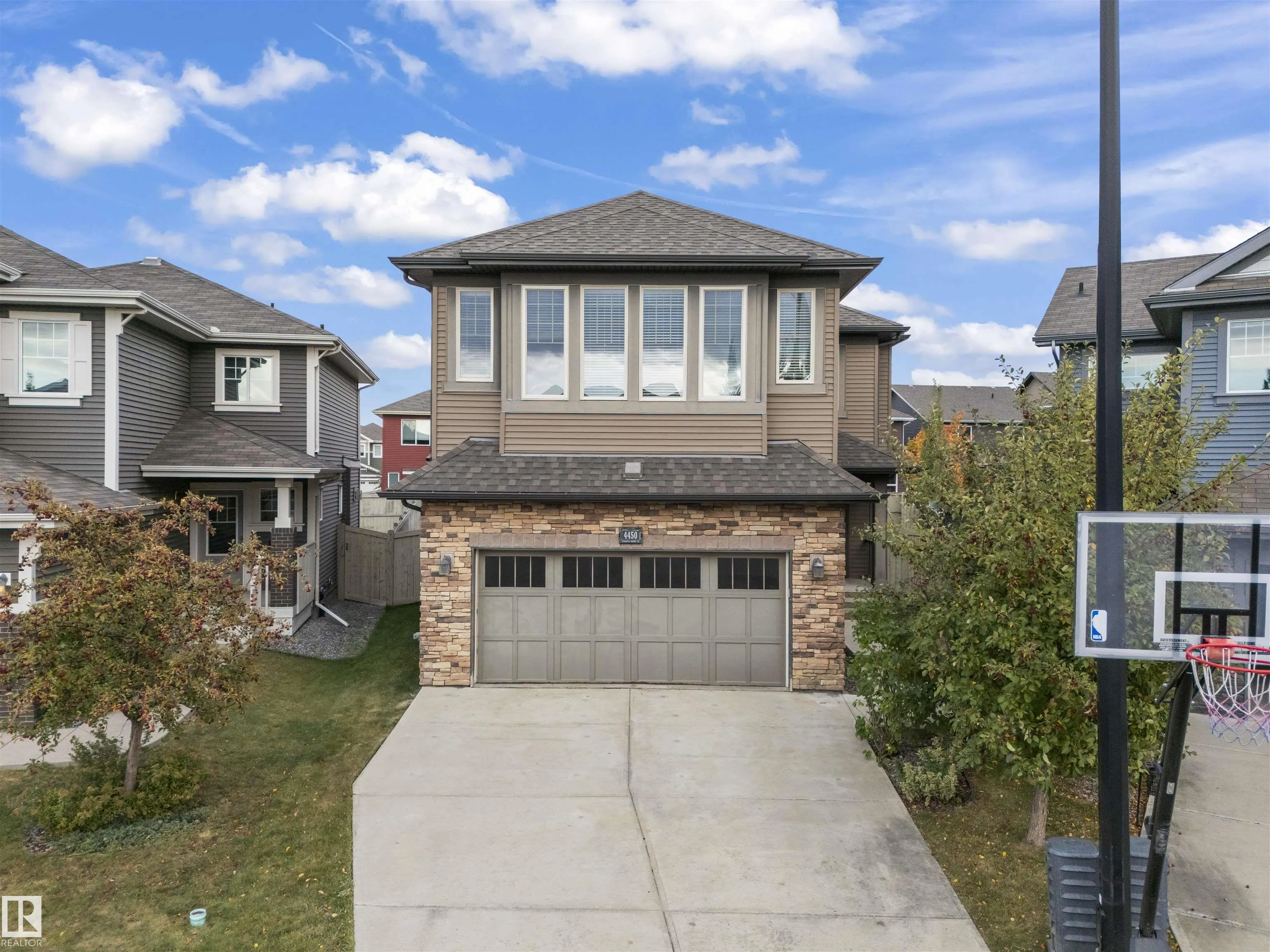 4450 CRABAPPLE LANDING Landing