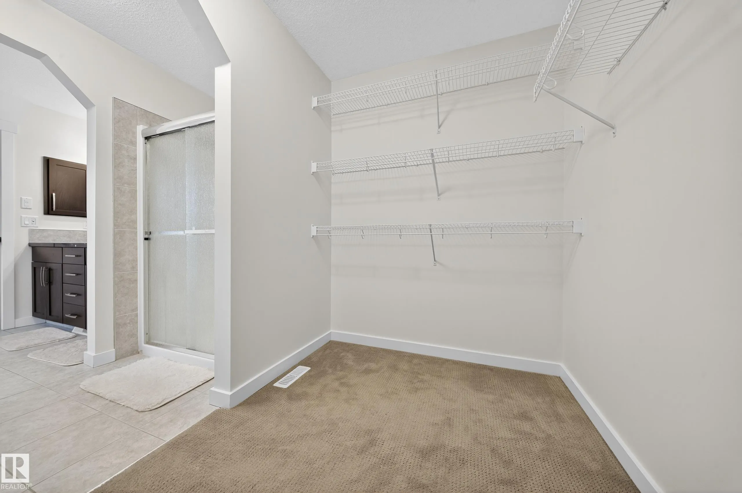 4450 CRABAPPLE LANDING Landing