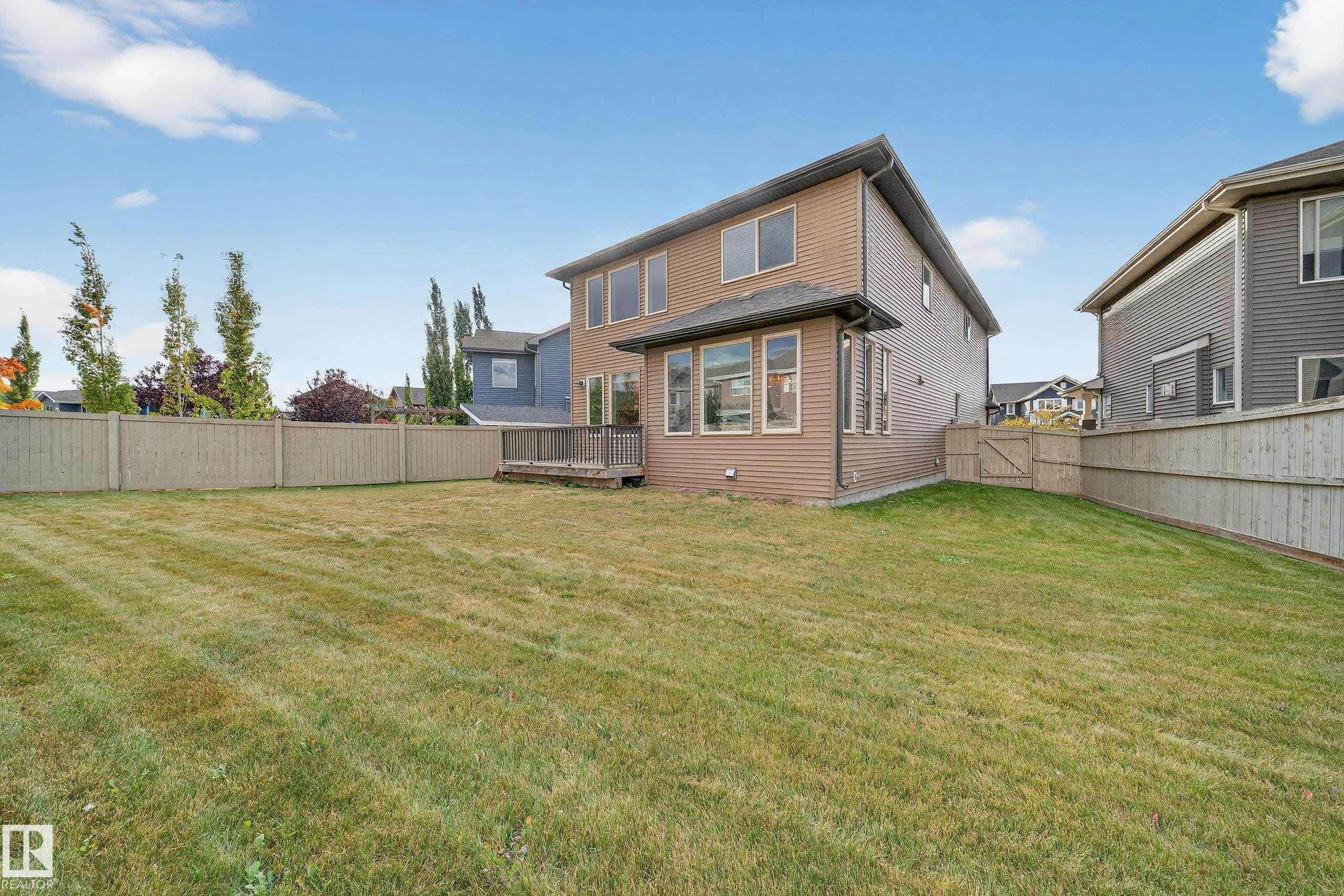 4450 CRABAPPLE LANDING Landing