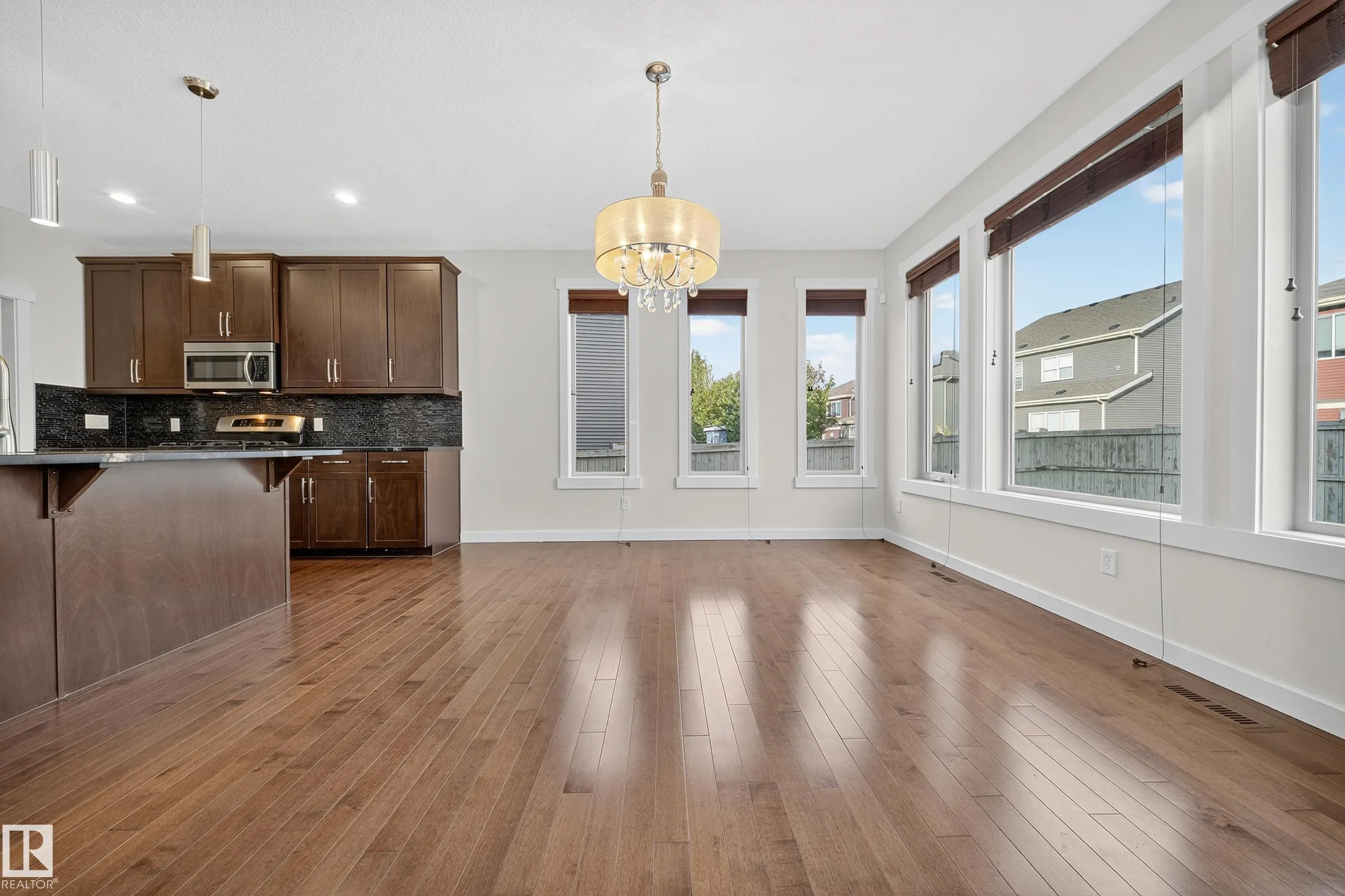 4450 CRABAPPLE LANDING Landing