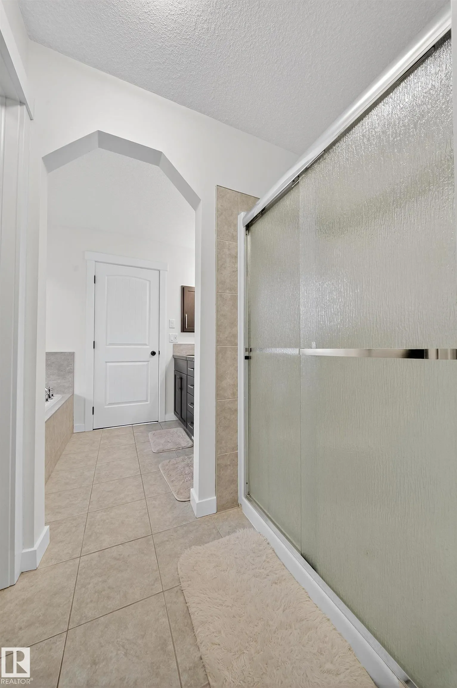 4450 CRABAPPLE LANDING Landing