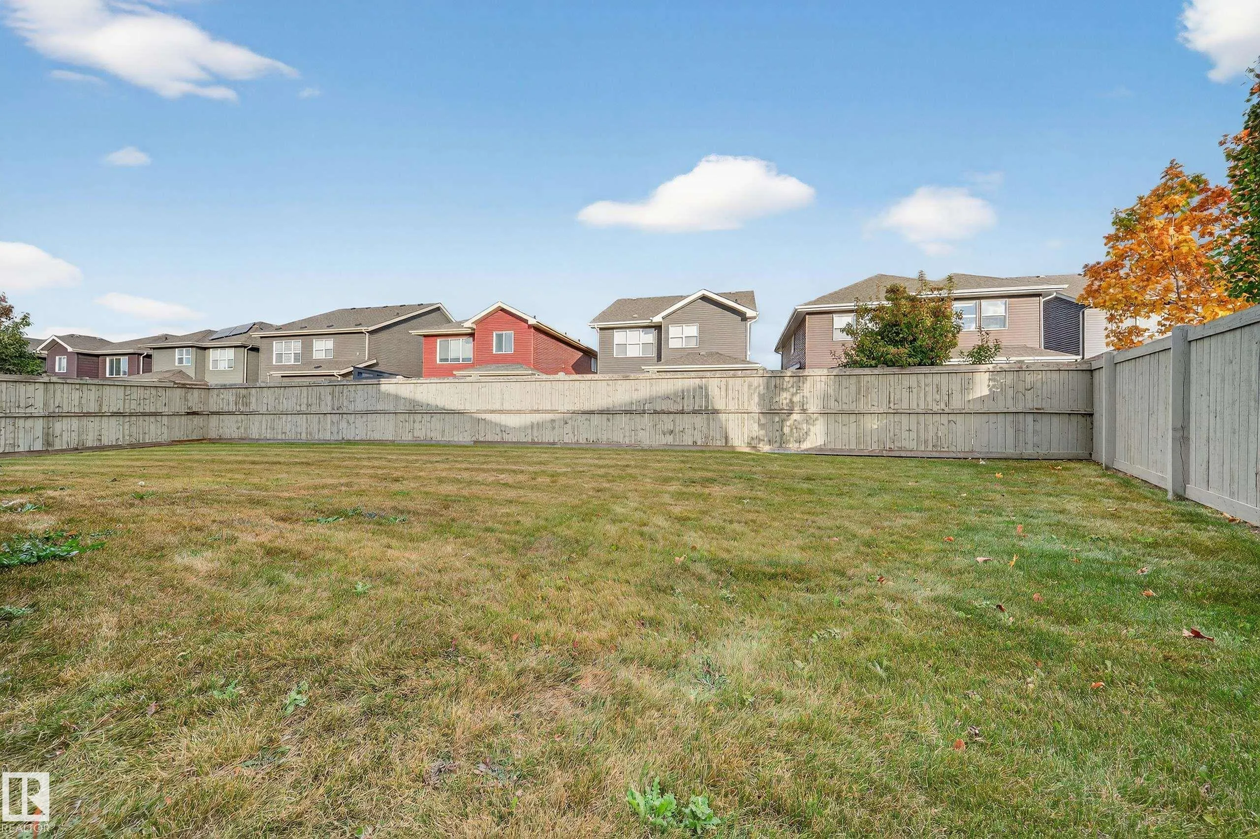 4450 CRABAPPLE LANDING Landing