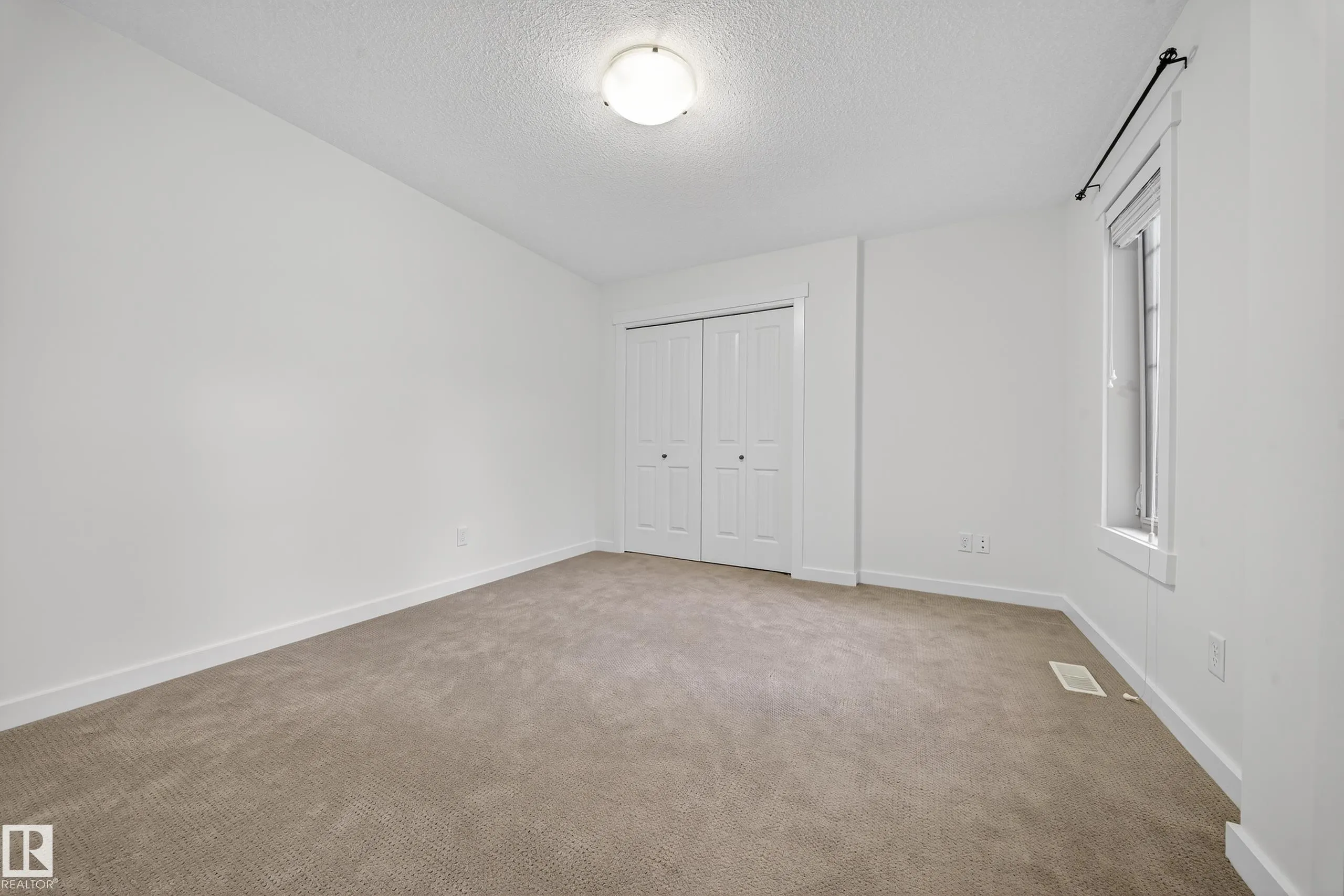 4450 CRABAPPLE LANDING Landing