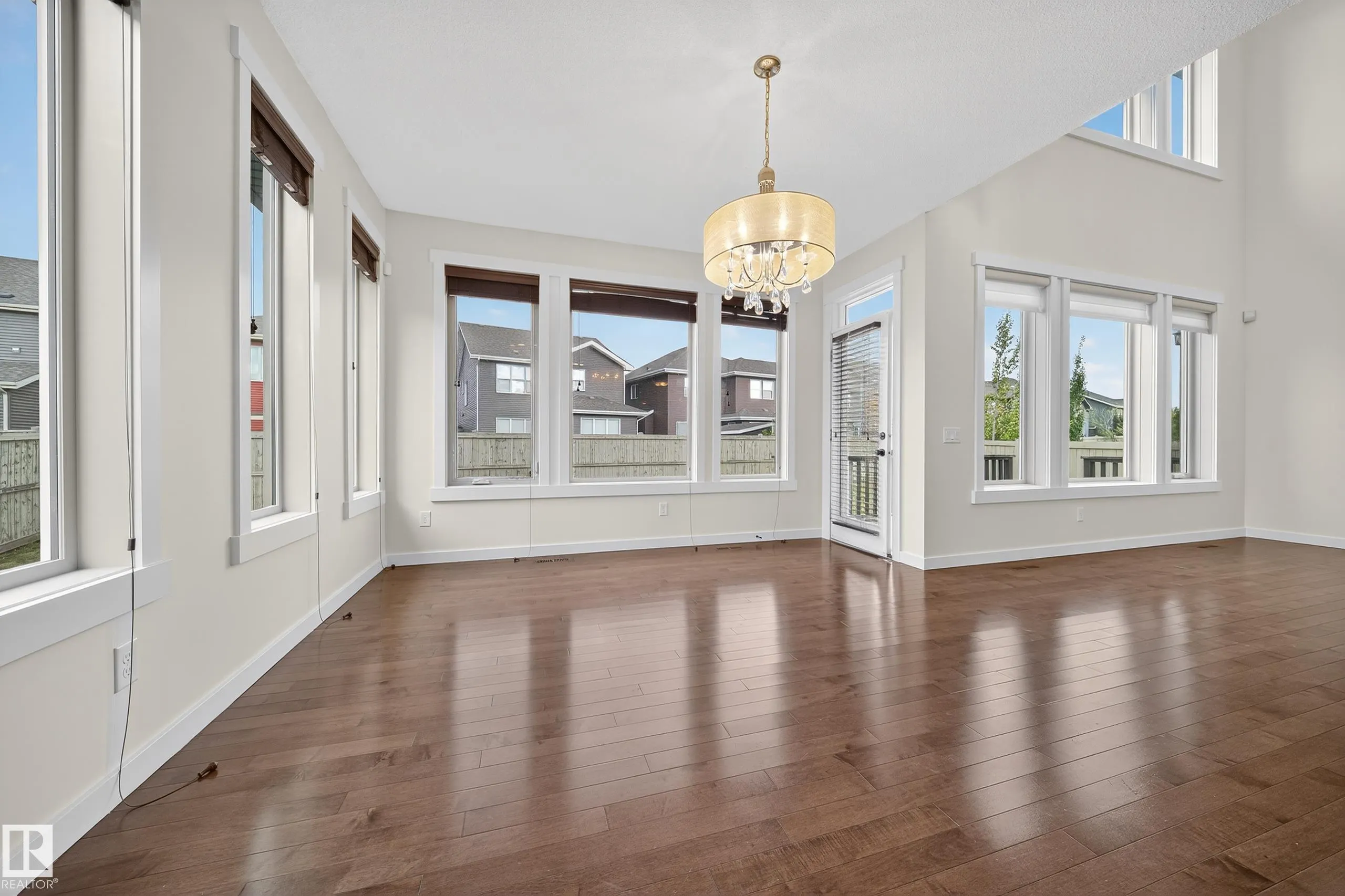 4450 CRABAPPLE LANDING Landing