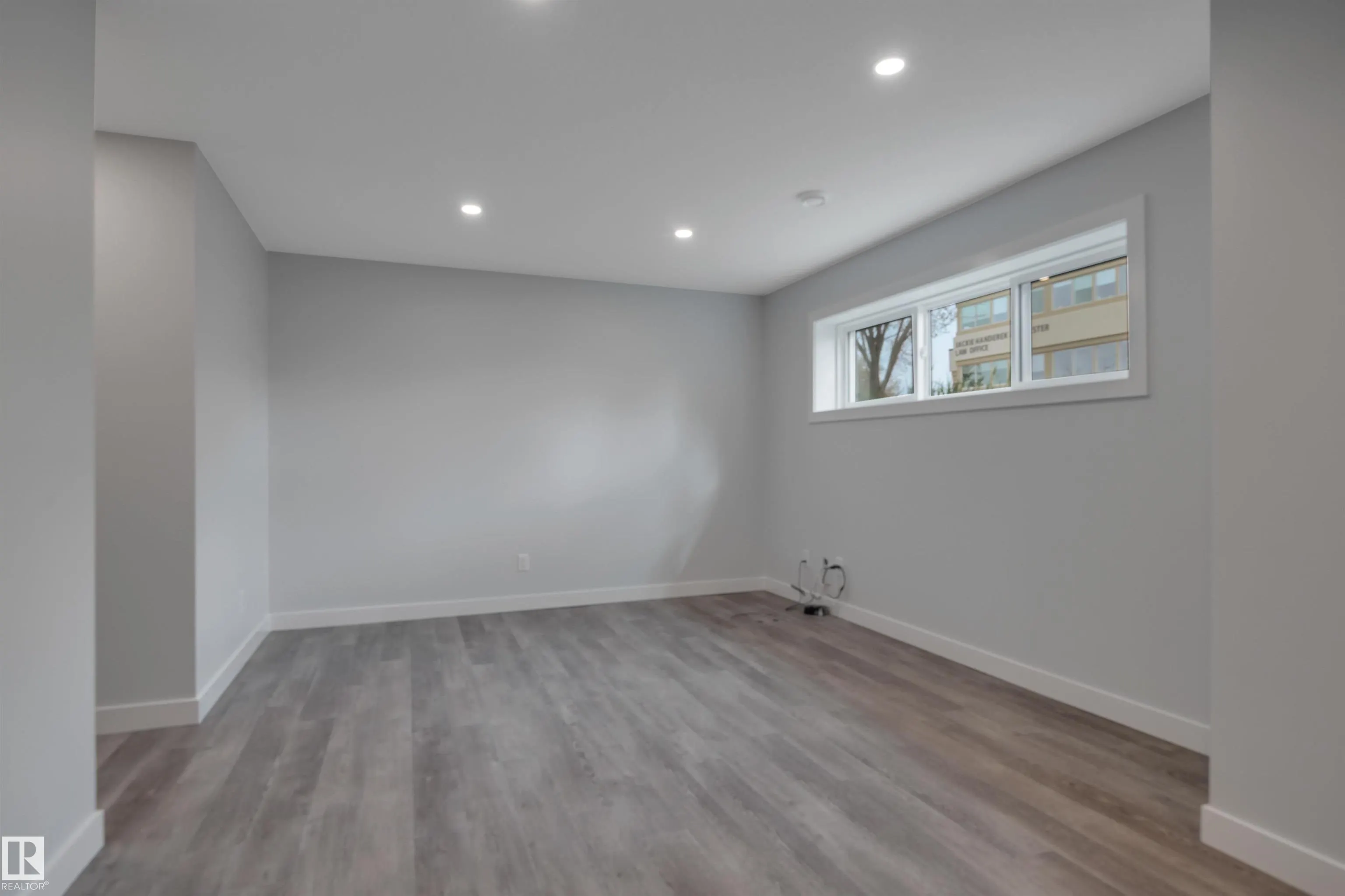 5008 48 Ave