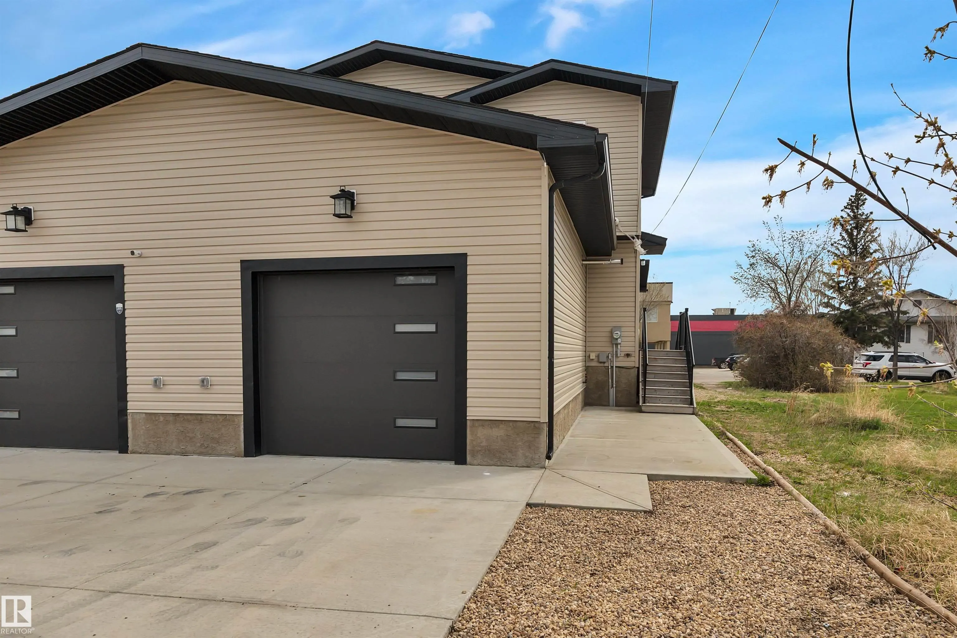 5008 48 Ave
