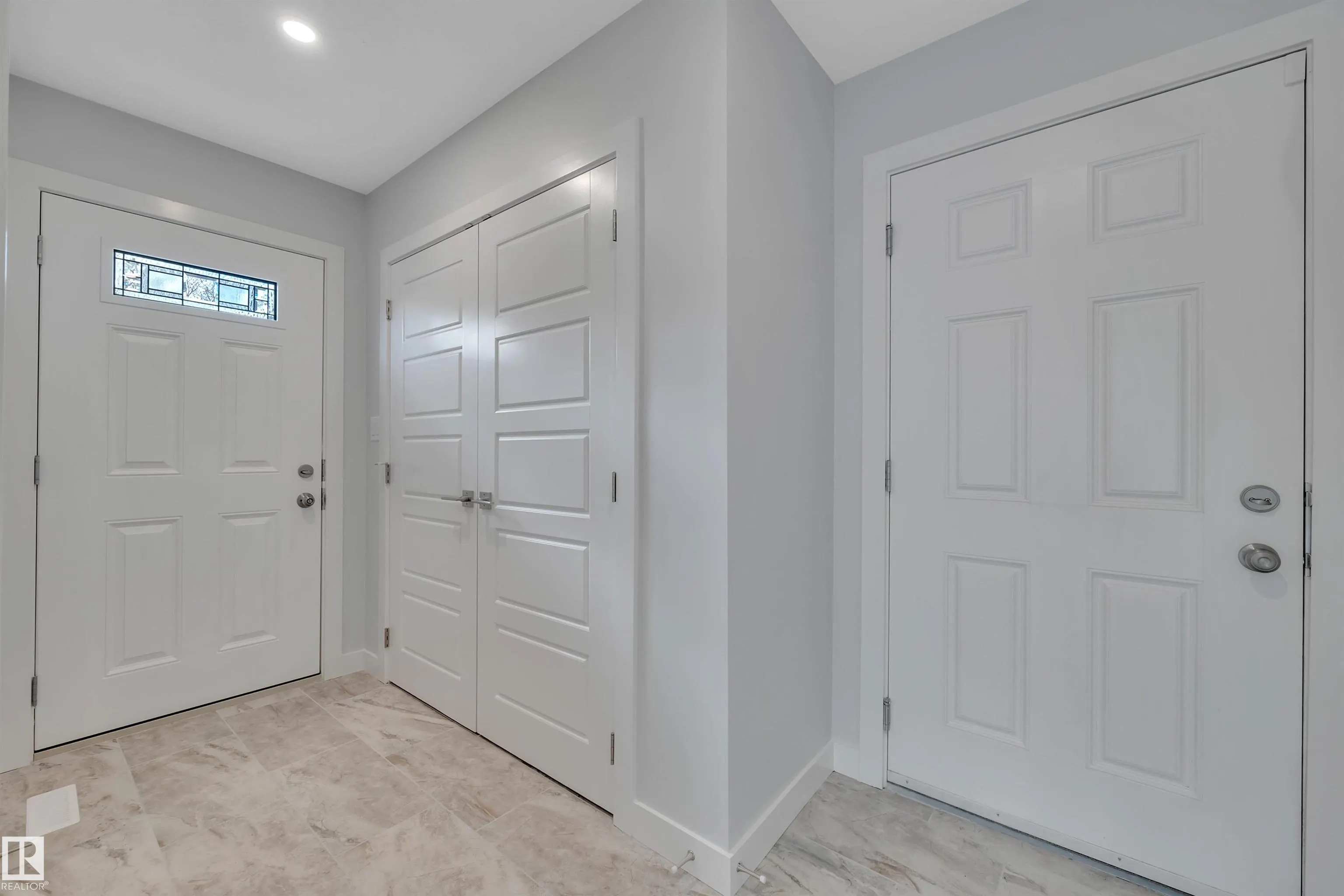5008 48 Ave