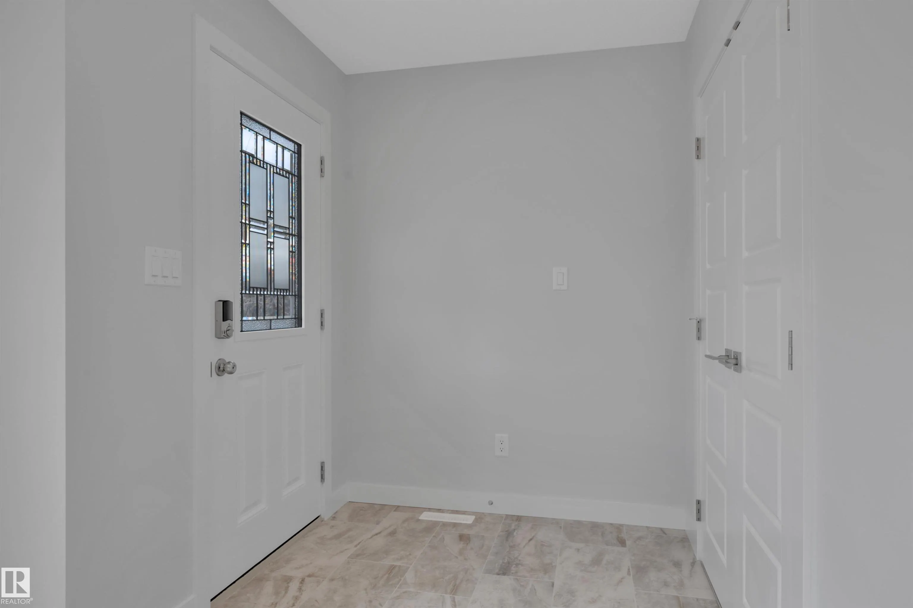 5008 48 Ave