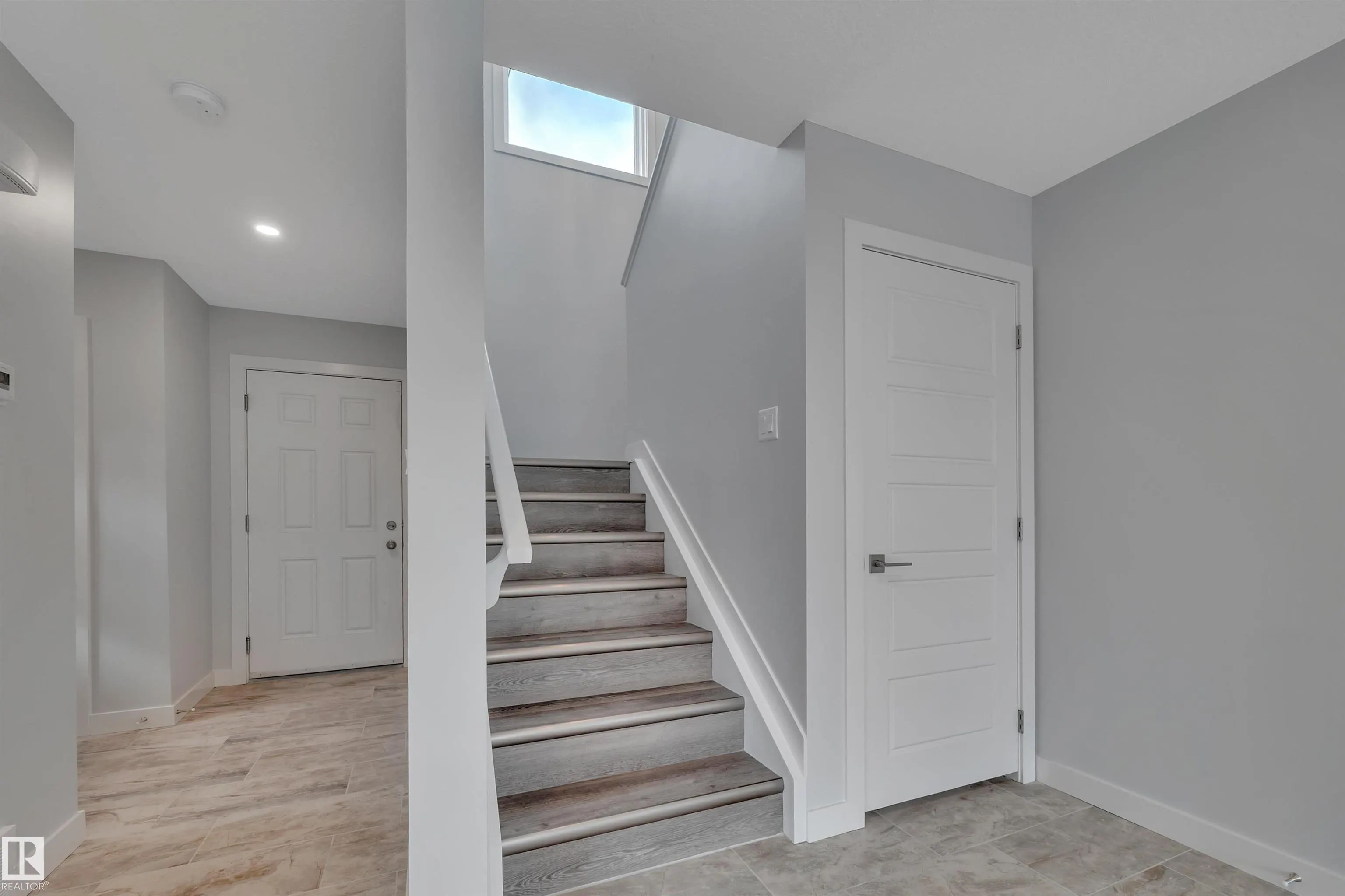 5008 48 Ave