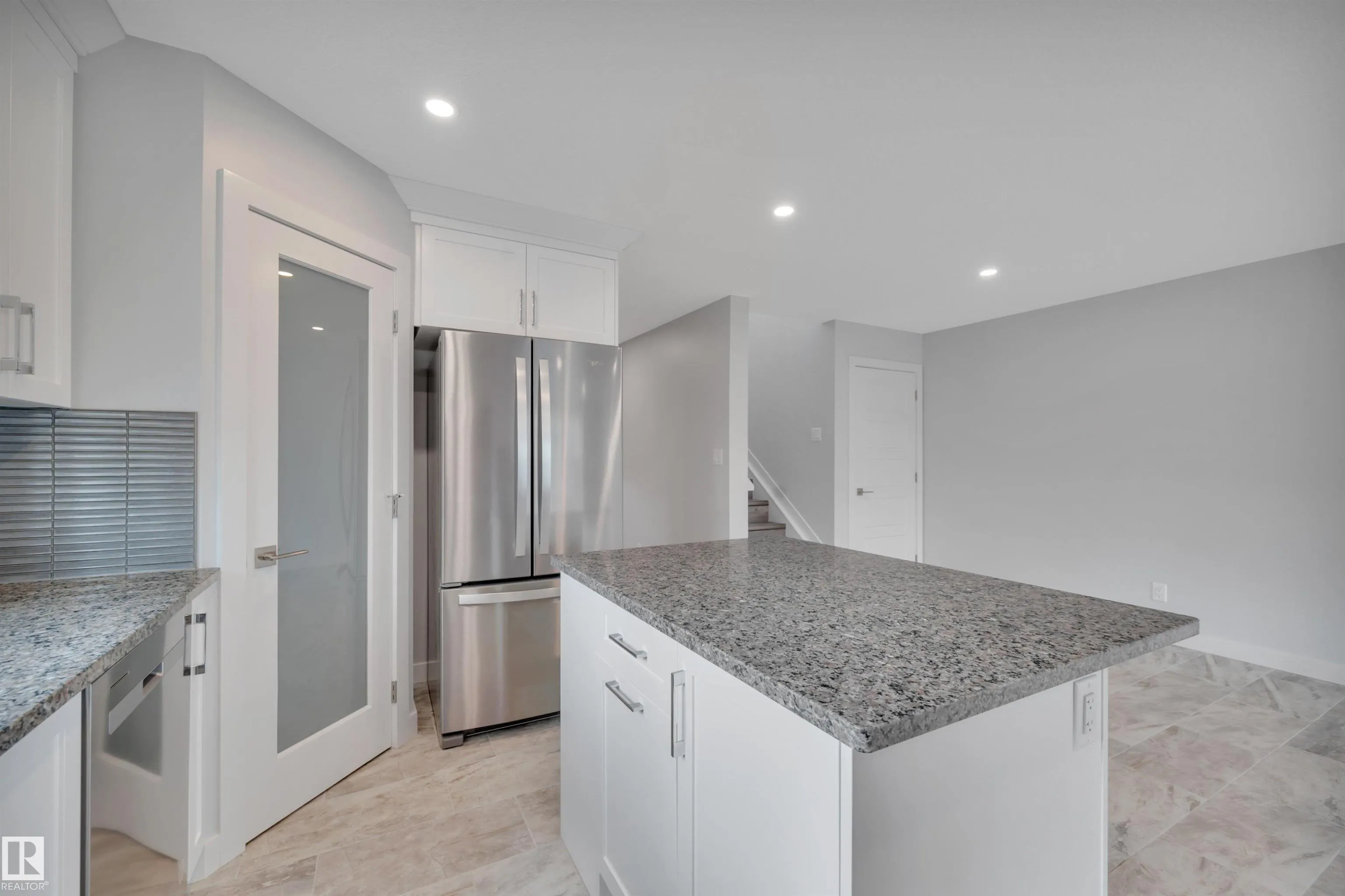 5008 48 Ave