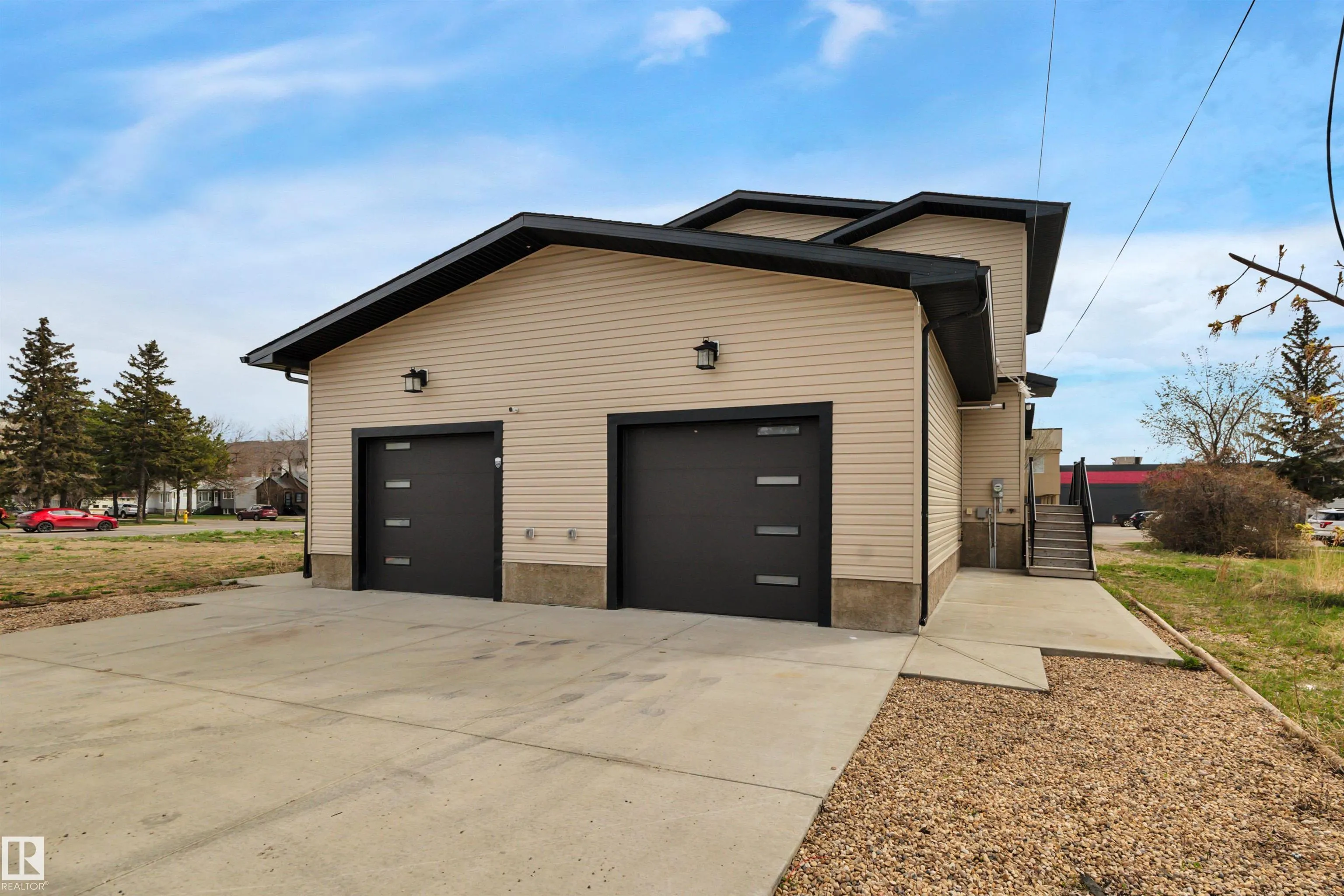 5008 48 Ave