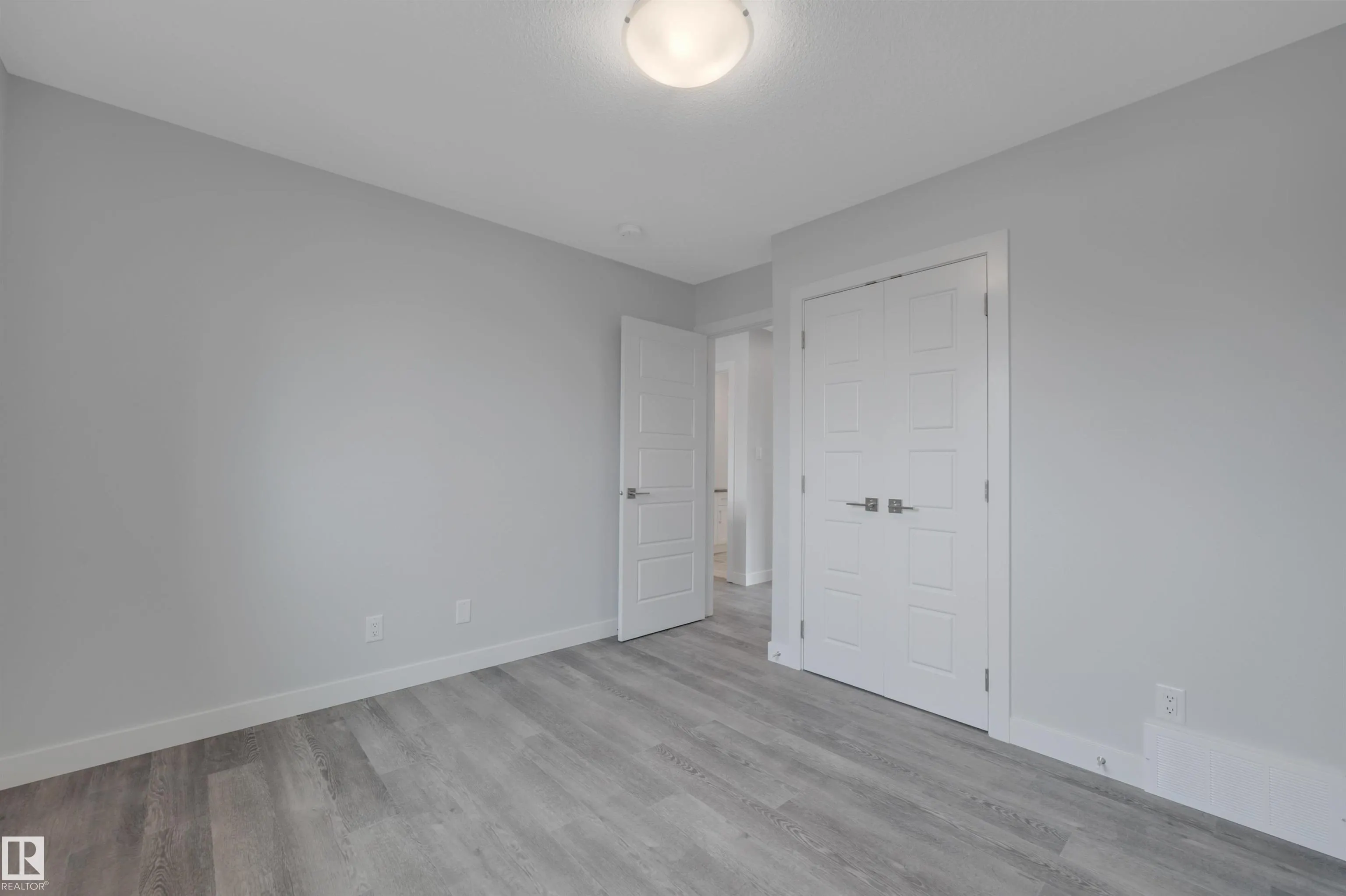 5008 48 Ave