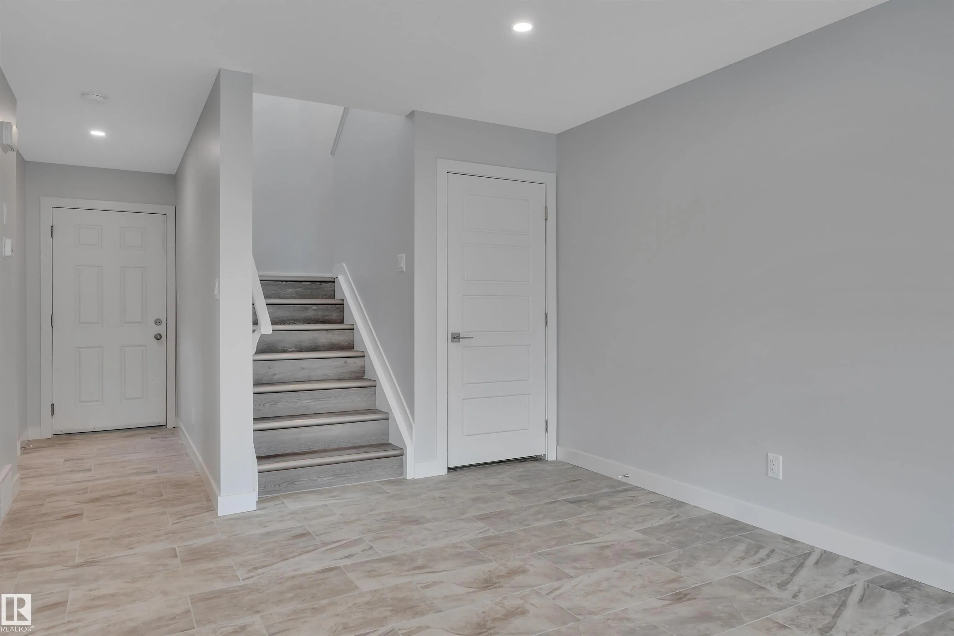 5008 48 Ave