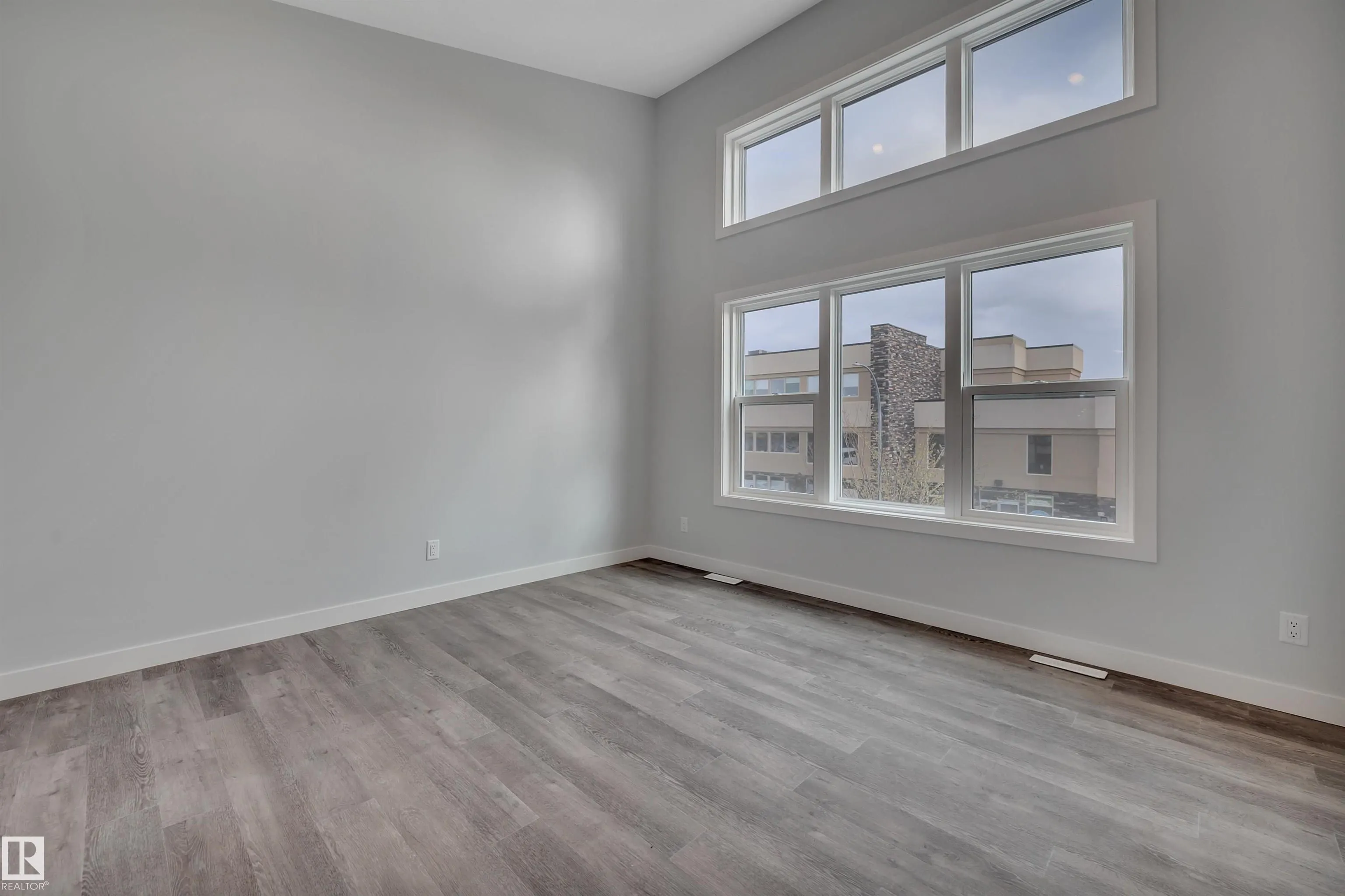 5008 48 Ave
