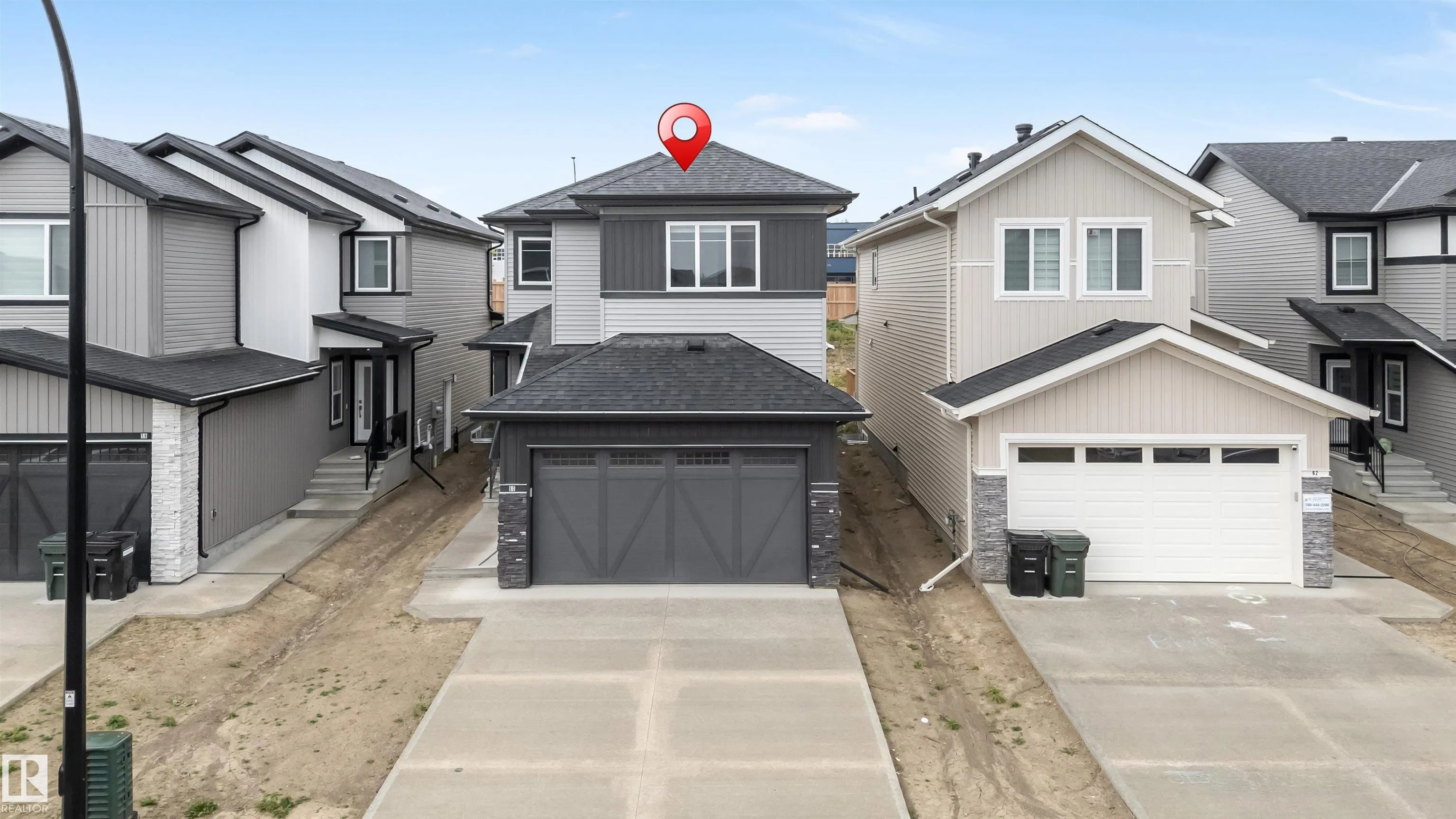 60 HEMINGWAY Crescent