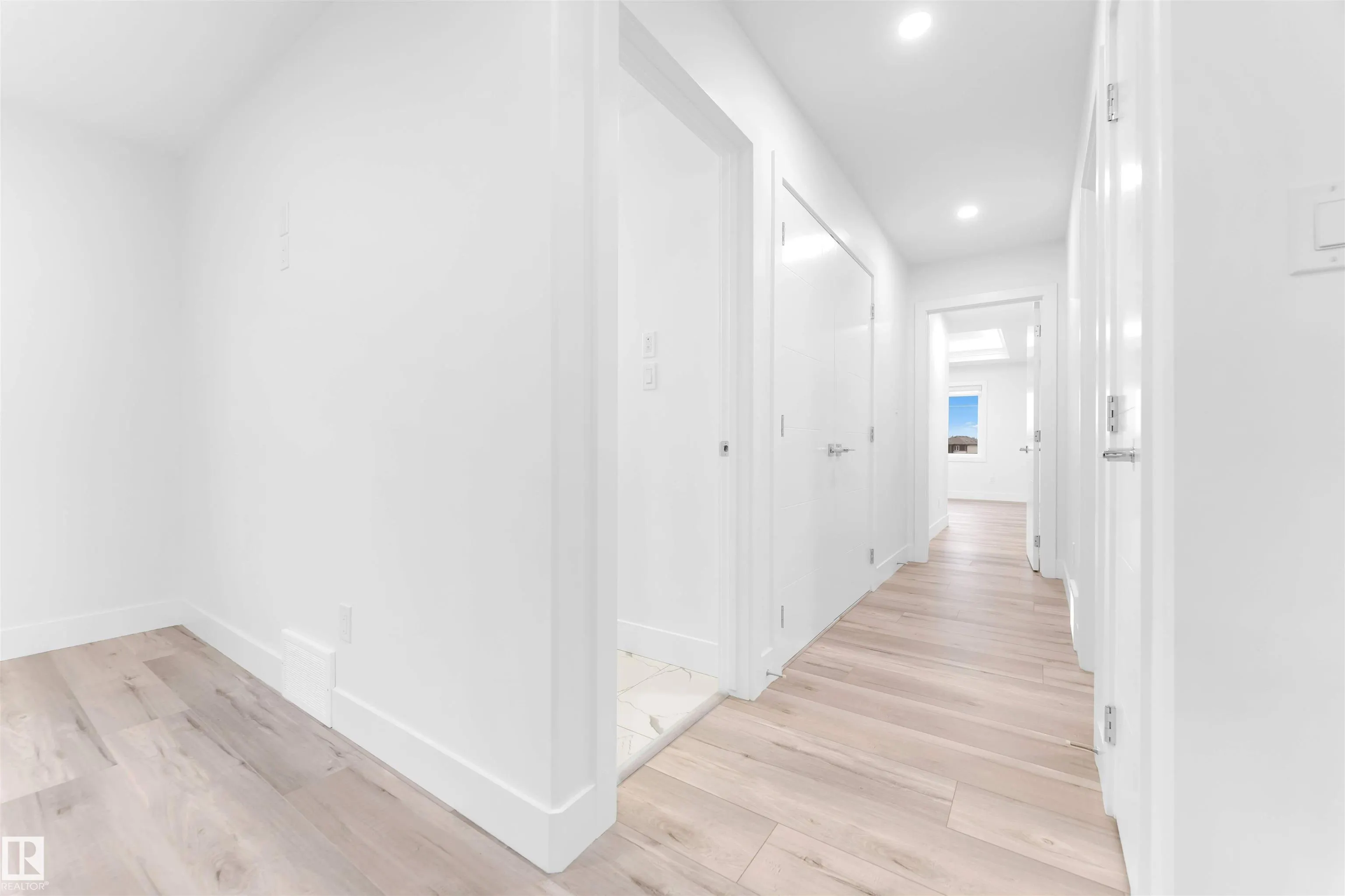 60 HEMINGWAY Crescent