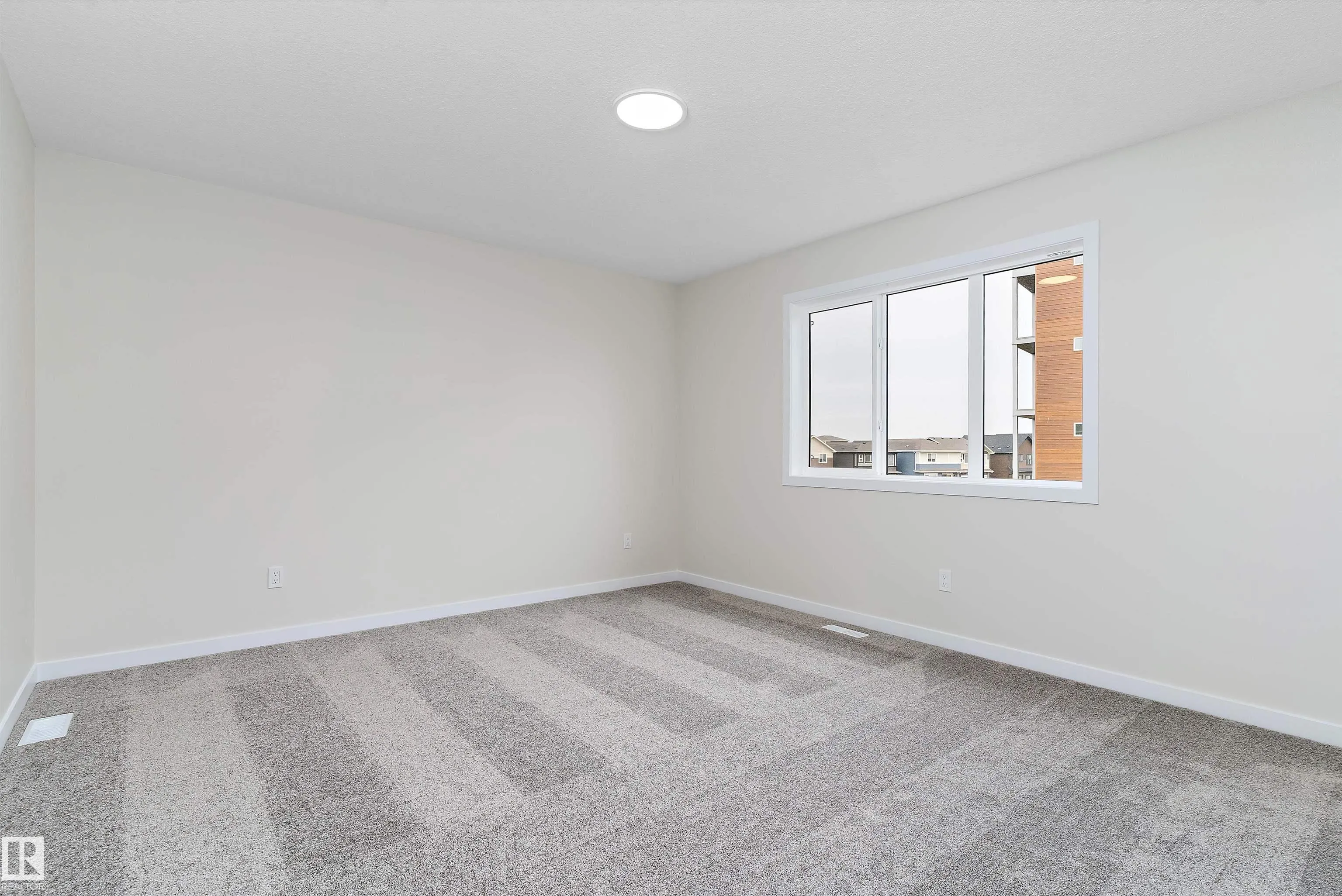 843 ROWAN Close