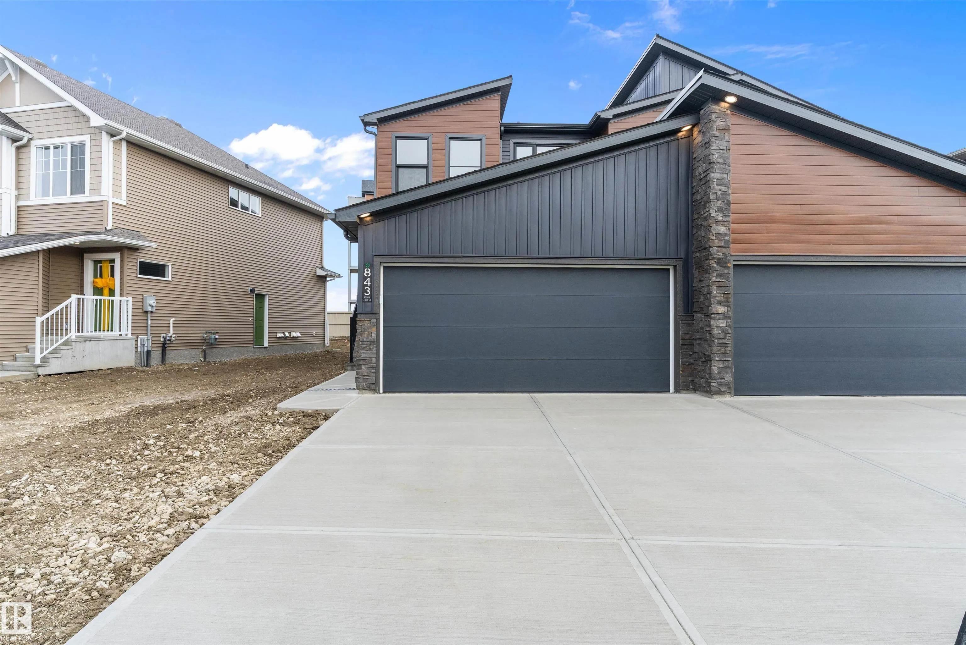 843 ROWAN Close