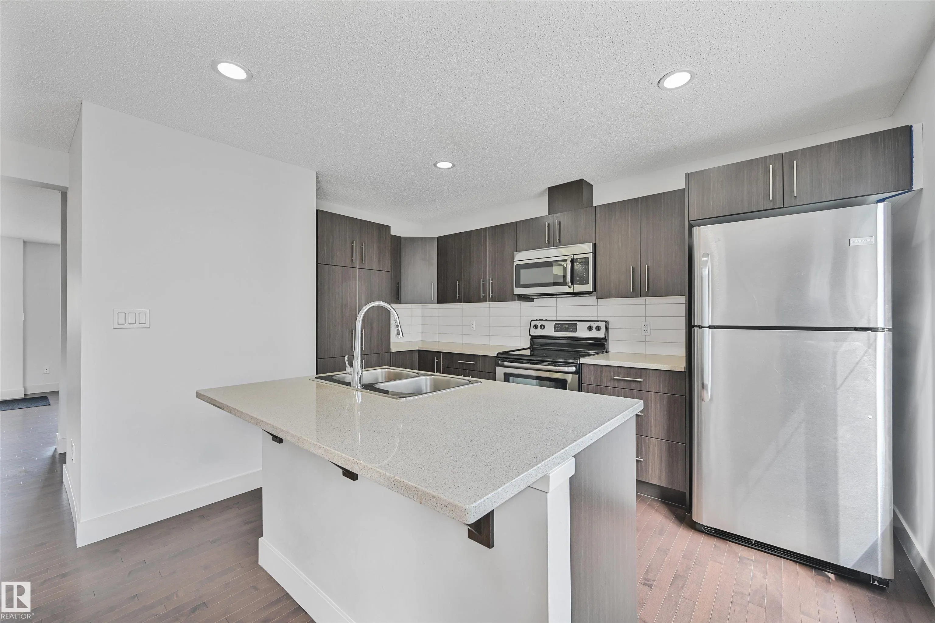 2922 MAPLE Way