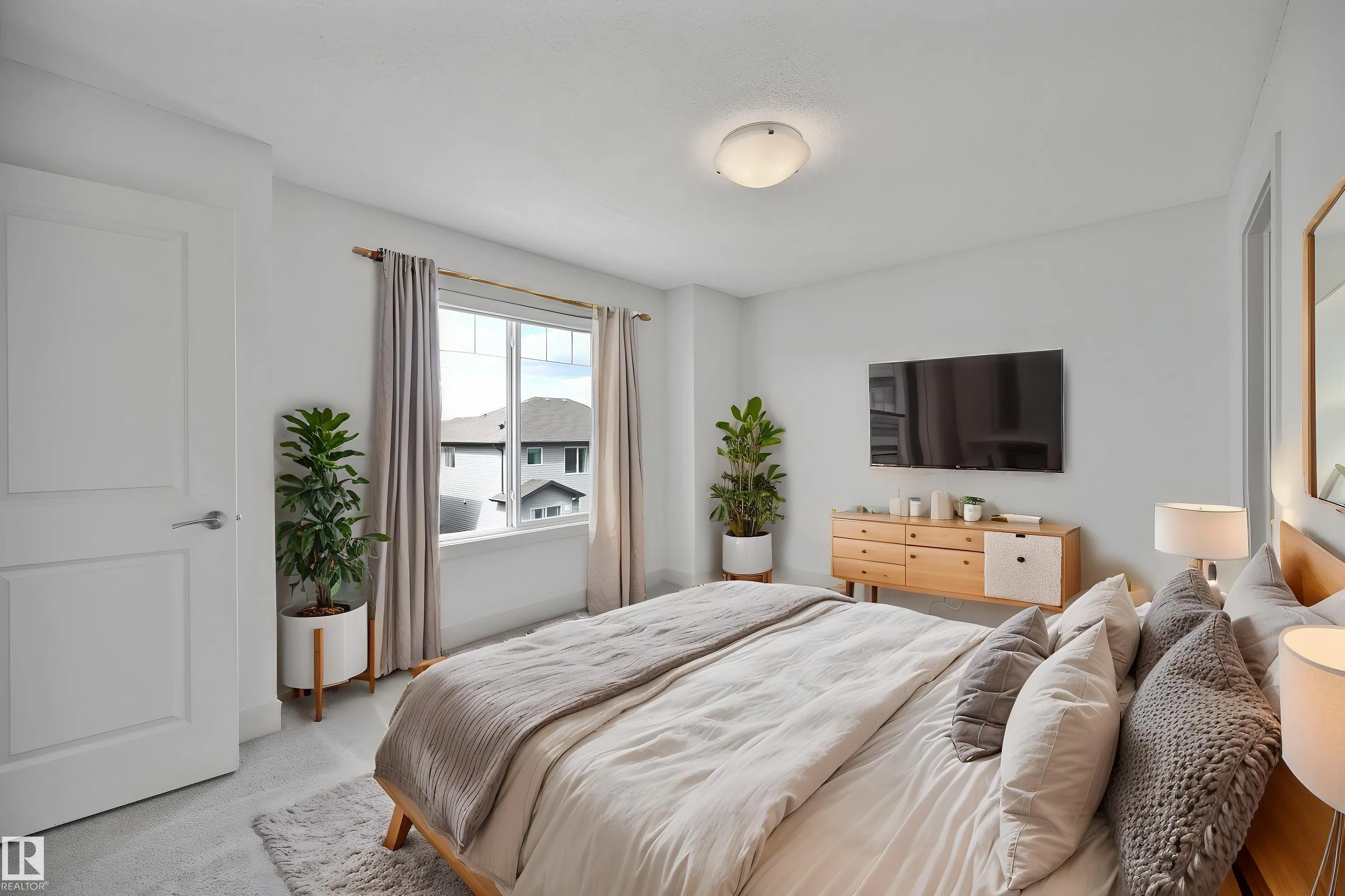 2922 MAPLE Way