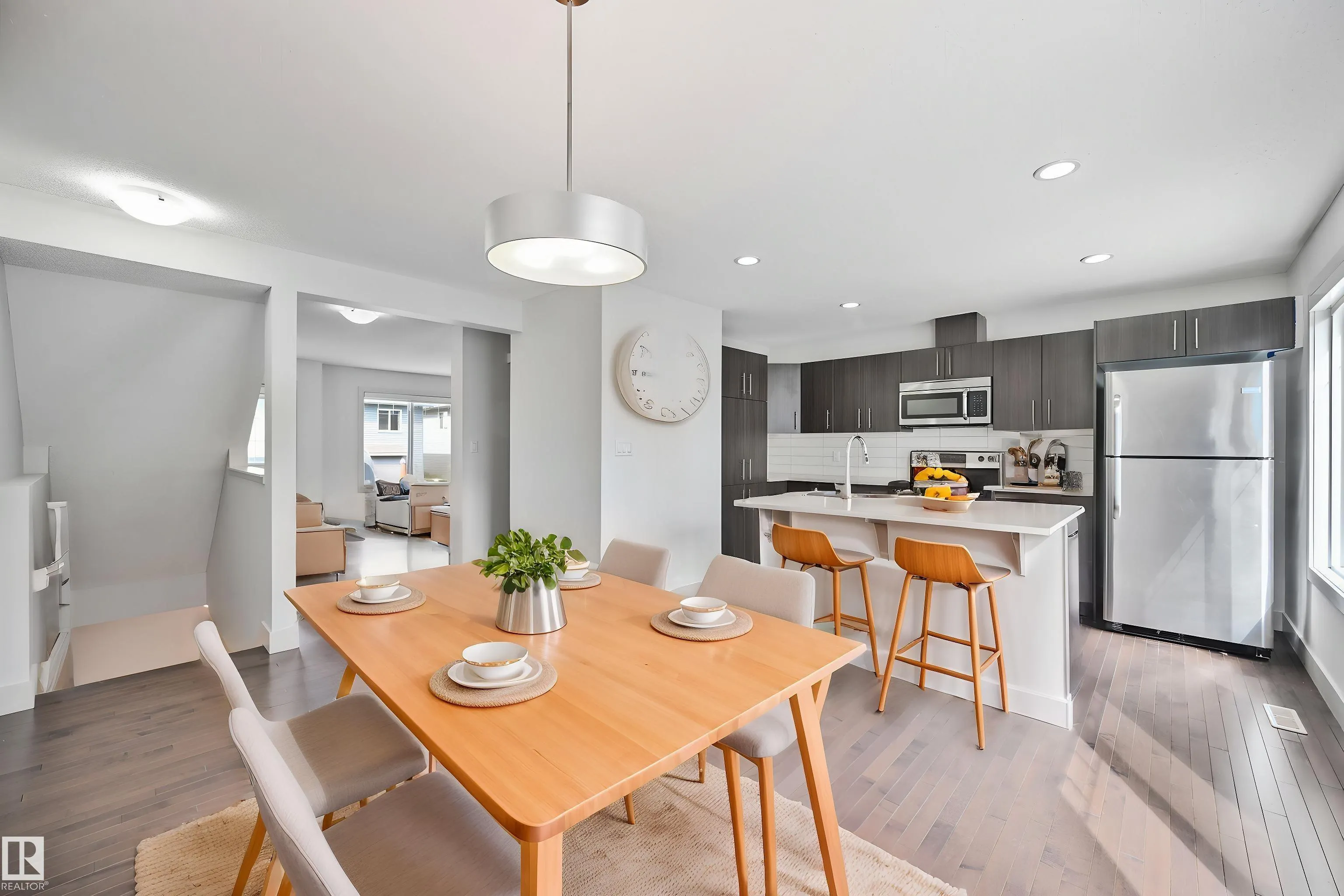 2922 MAPLE Way