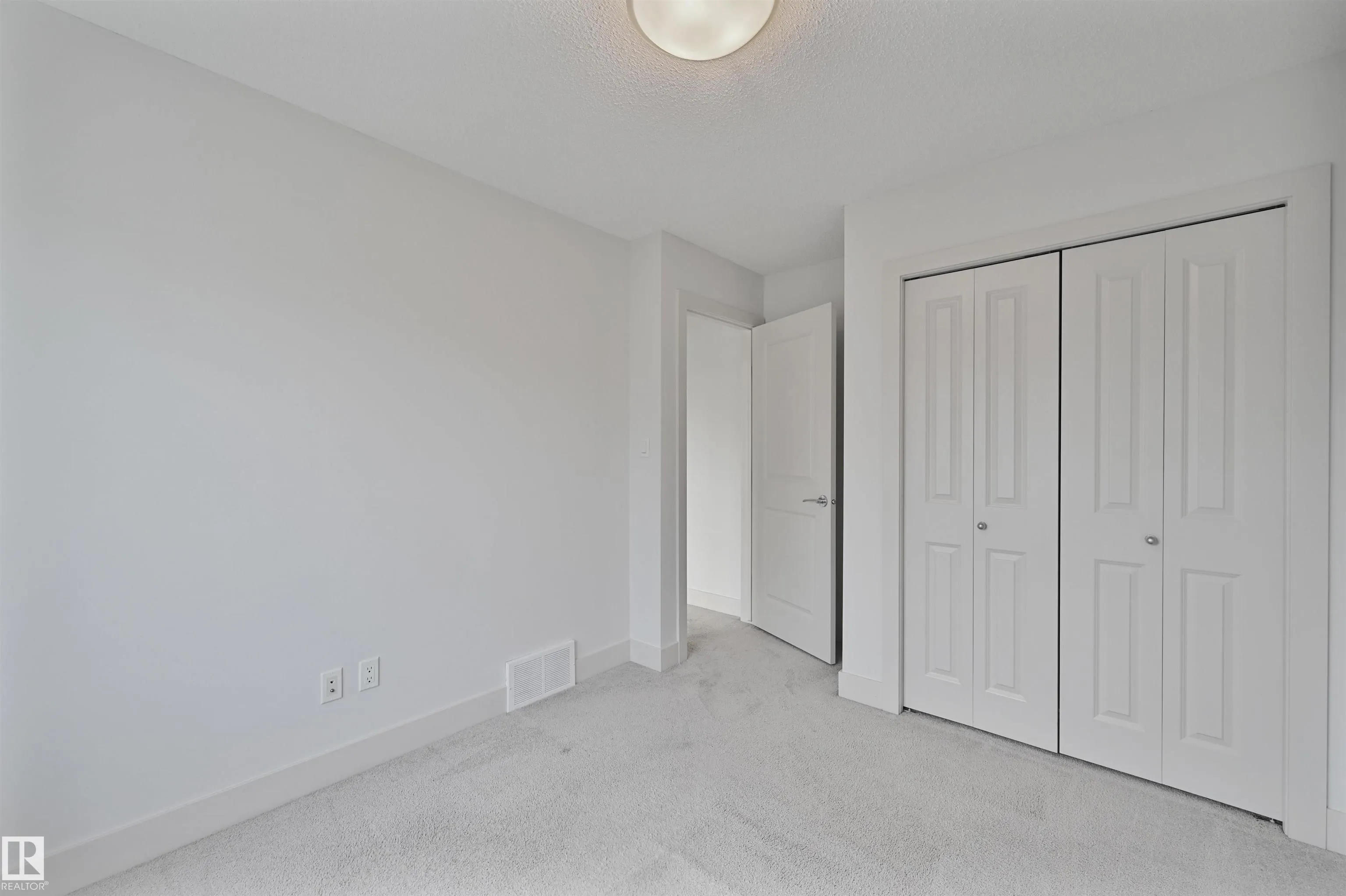 2922 MAPLE Way