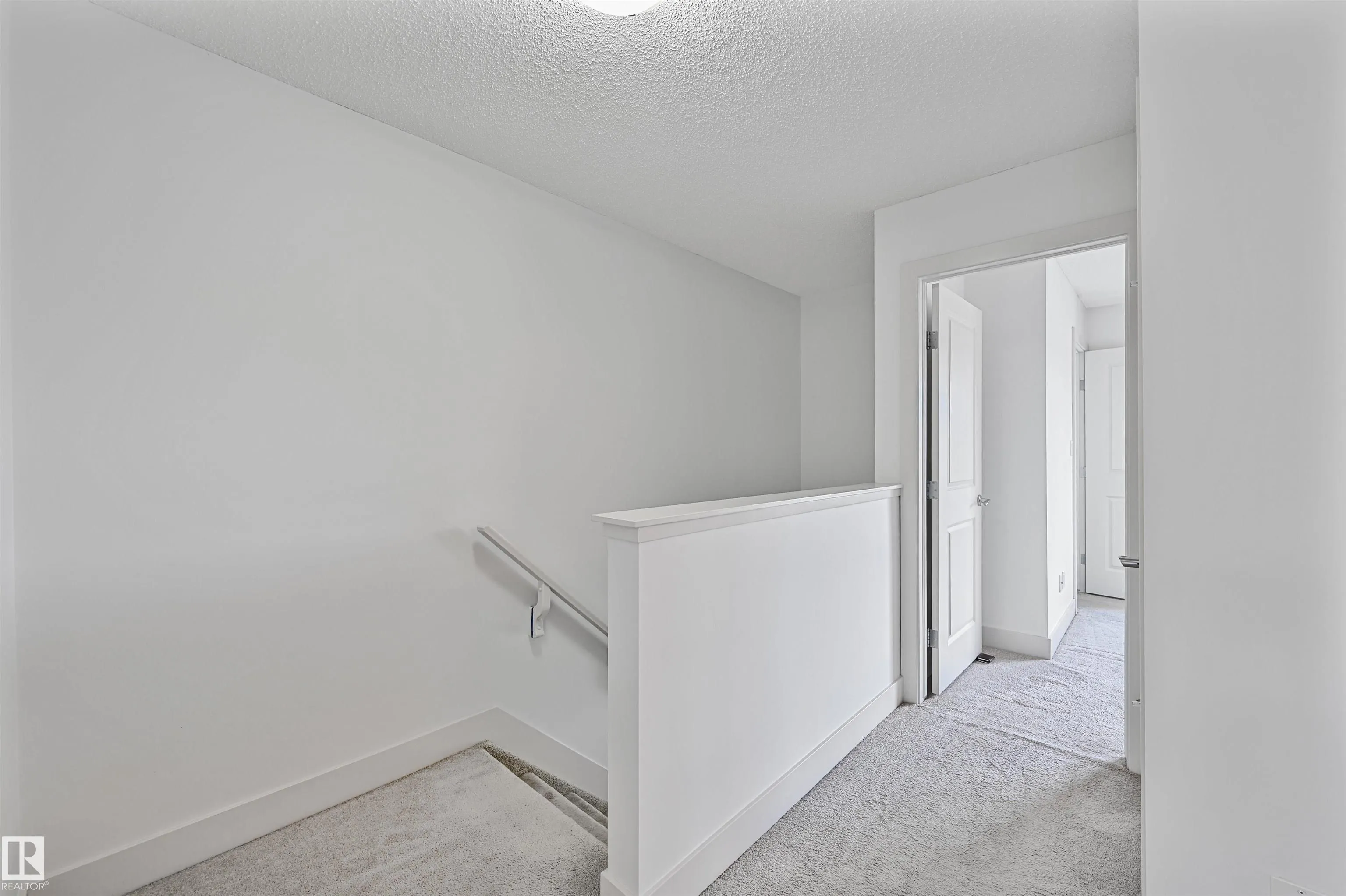 2922 MAPLE Way