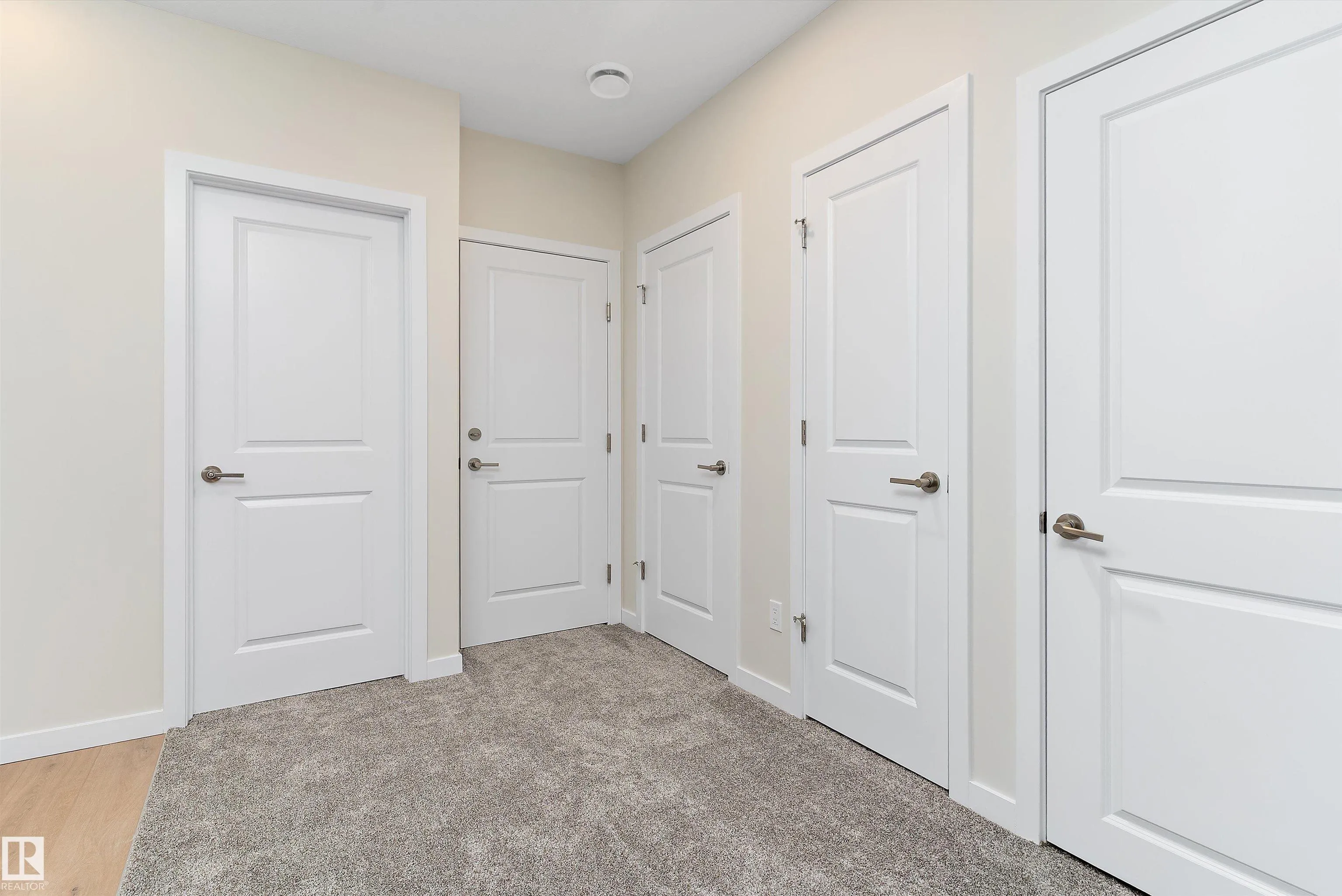 841 ROWAN Close
