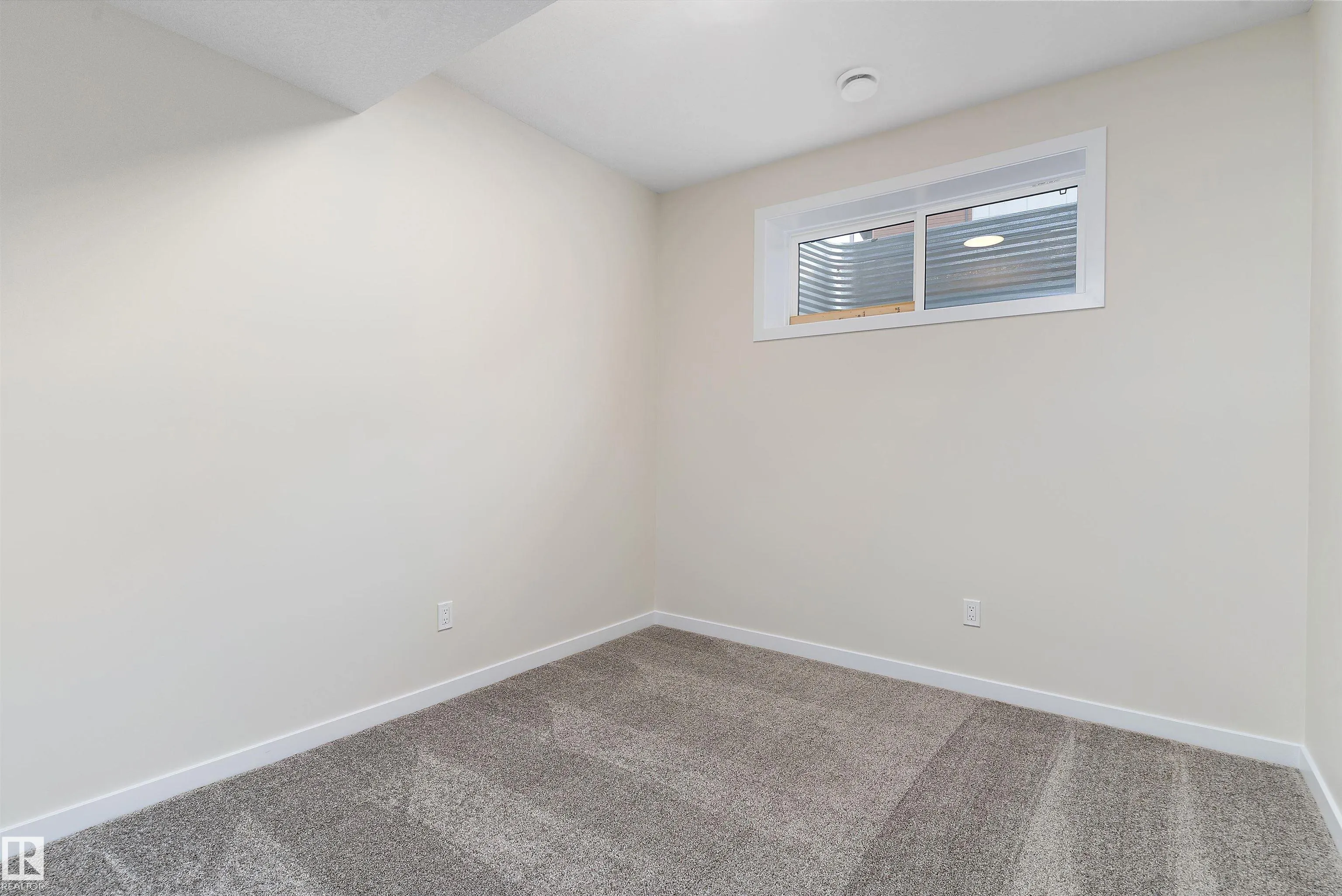 841 ROWAN Close