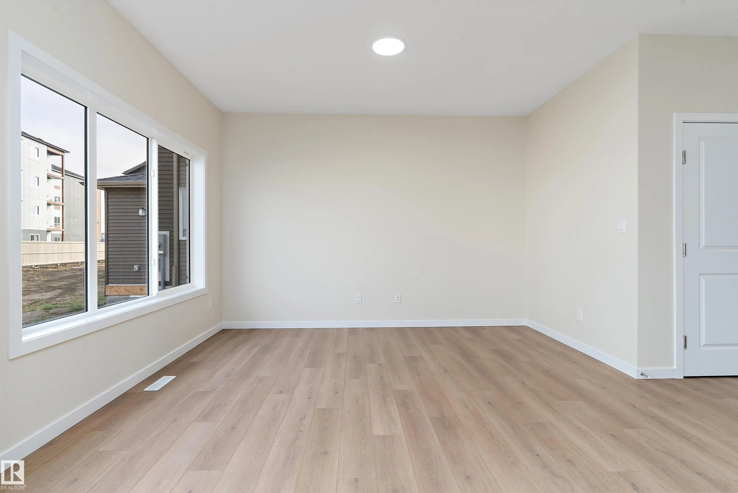 841 ROWAN Close