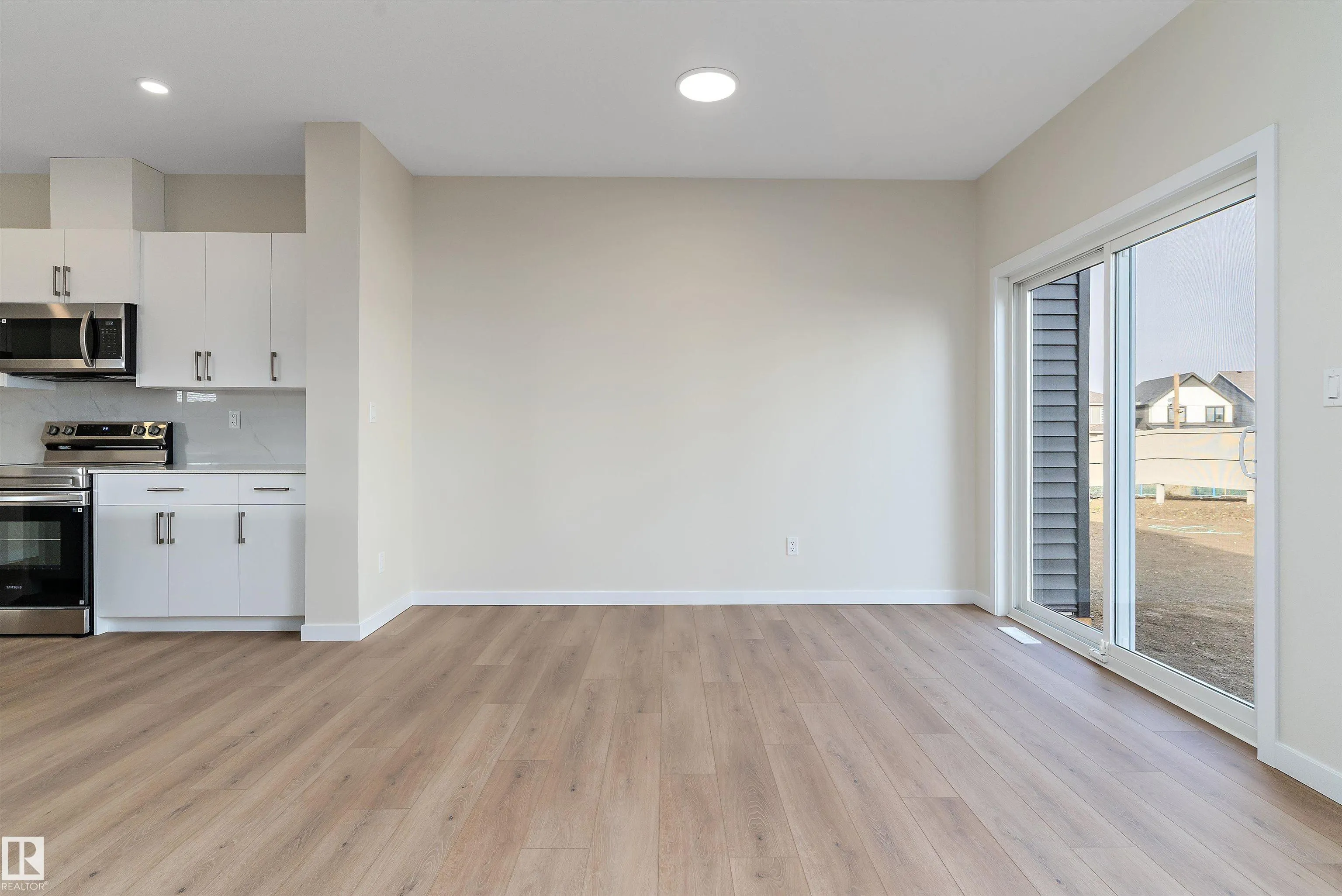 841 ROWAN Close