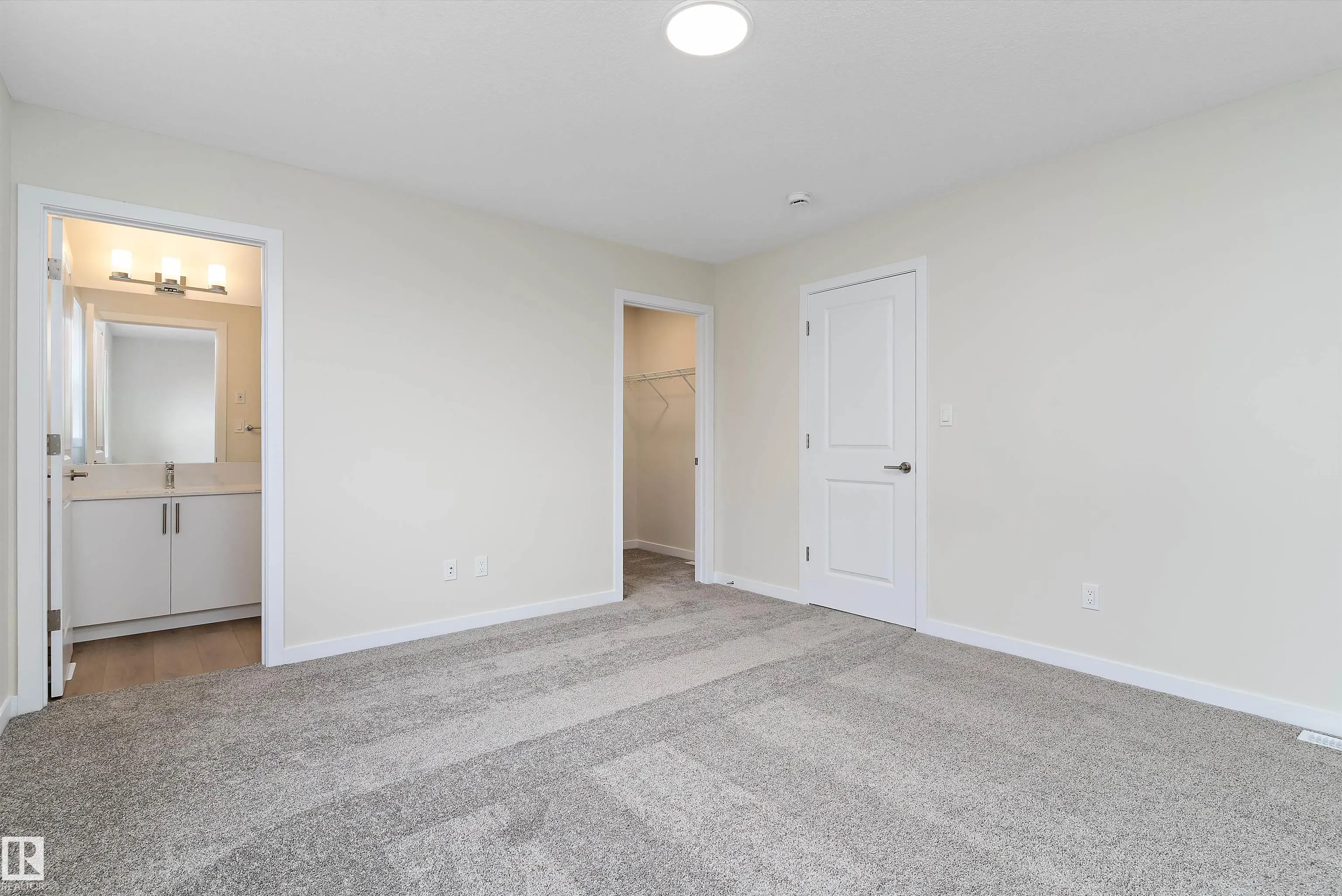841 ROWAN Close